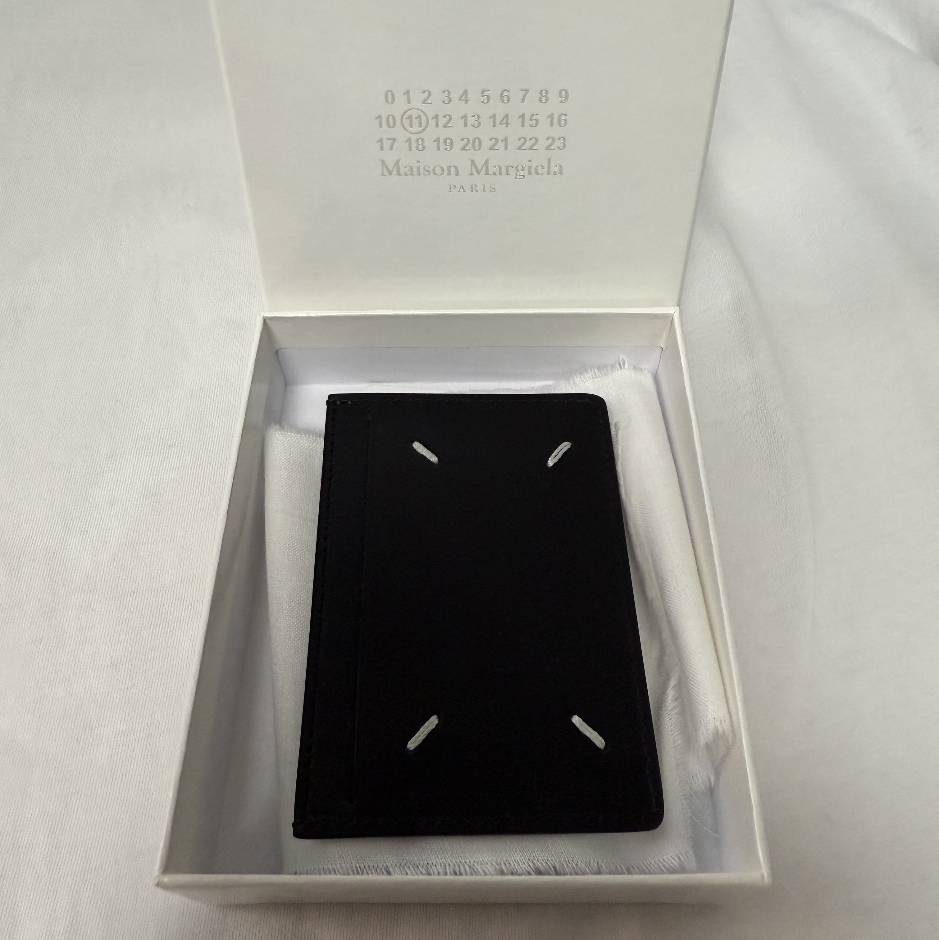 Maison Margiela Four Stitch Card Holder Black 착용 스타일