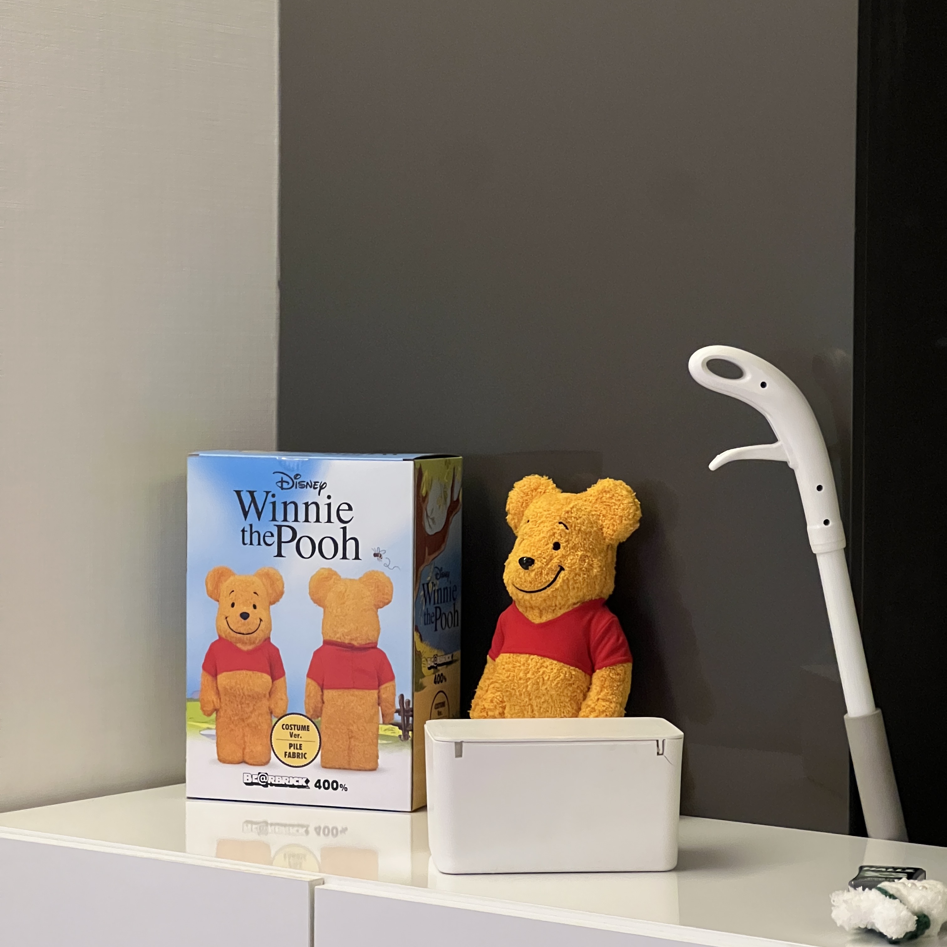 Bearbrick x Winnie the Pooh Costume Ver. 400% 착용 스타일