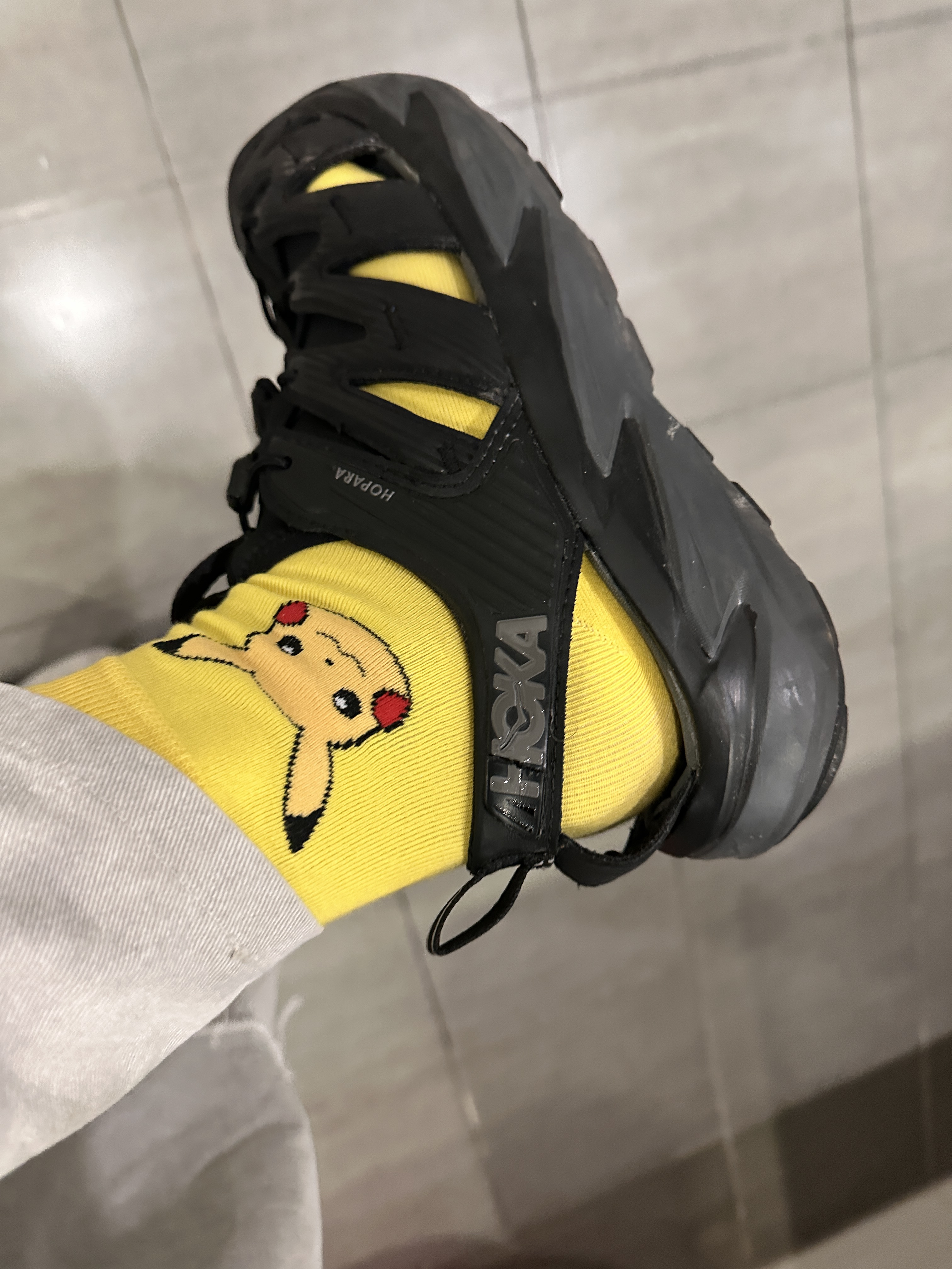 Hoka Hopara Black 착용 스타일