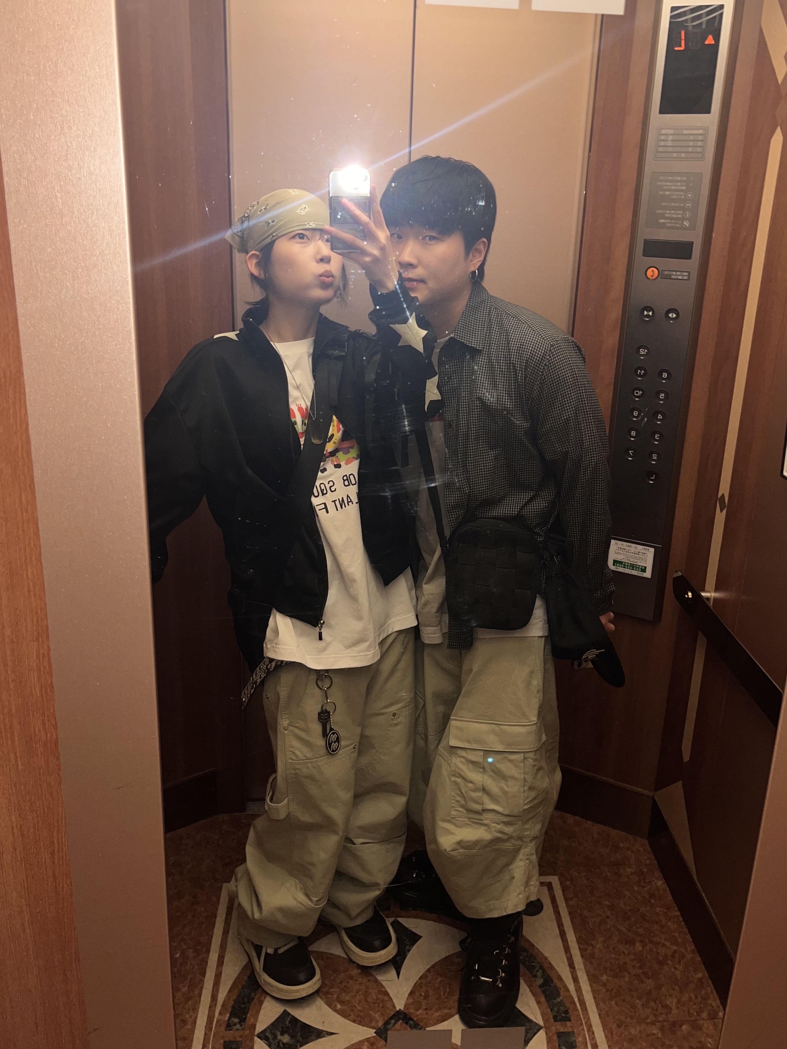 Porter Heat Messenger Bag S Black, Porter Heat Messenger Bag L Black 착용 스타일 - 5