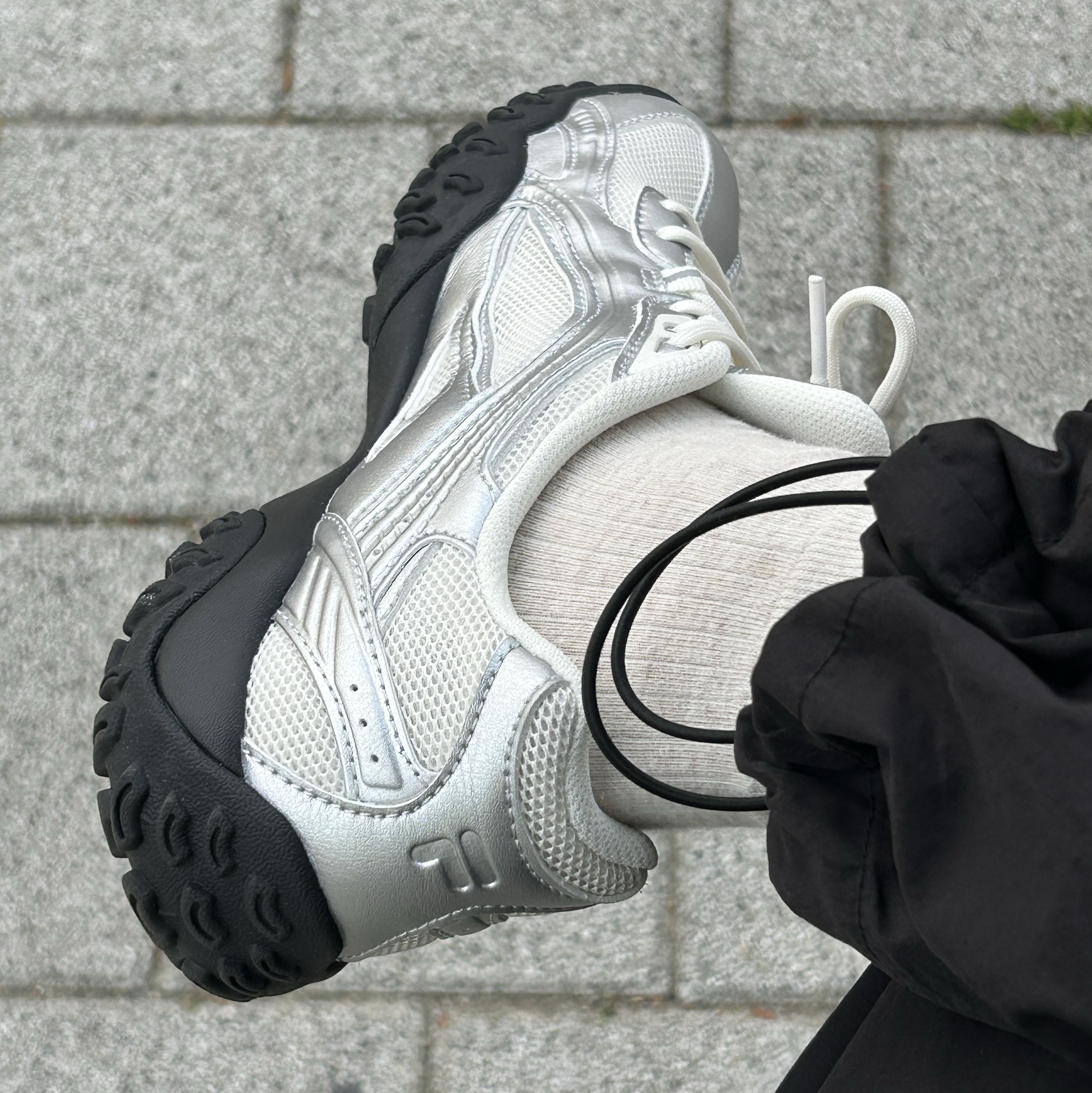 Fila Echappe MS Silver Moon 착용 스타일 - 2
