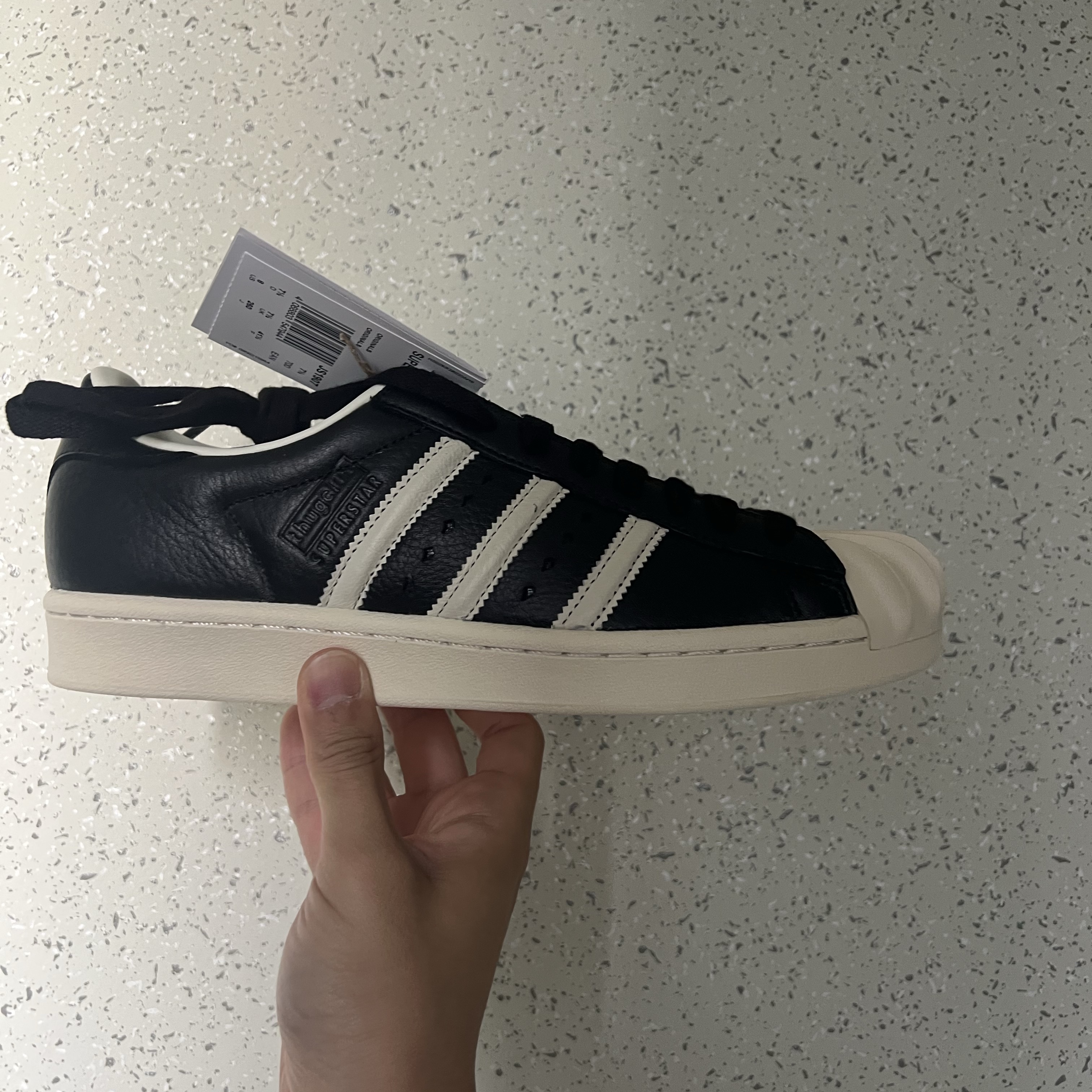 Adidas x Thug Club Superstar Vintage Core Black Cream White 착용 스타일 - 3