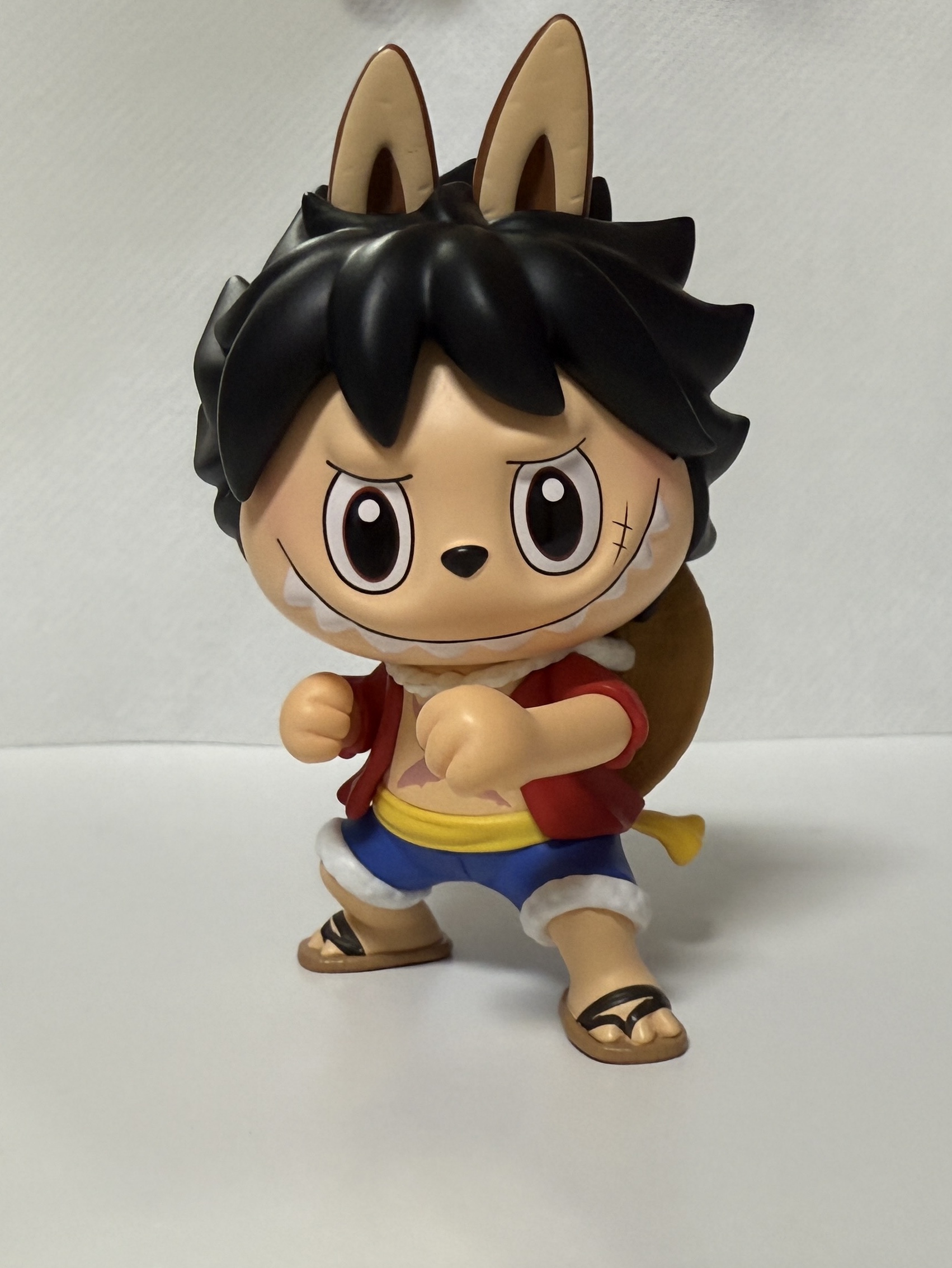 Pop Mart Labubu The Monsters x One Piece Series Figures Sealed Case (12 Blind Boxes) 착용 스타일 - 1