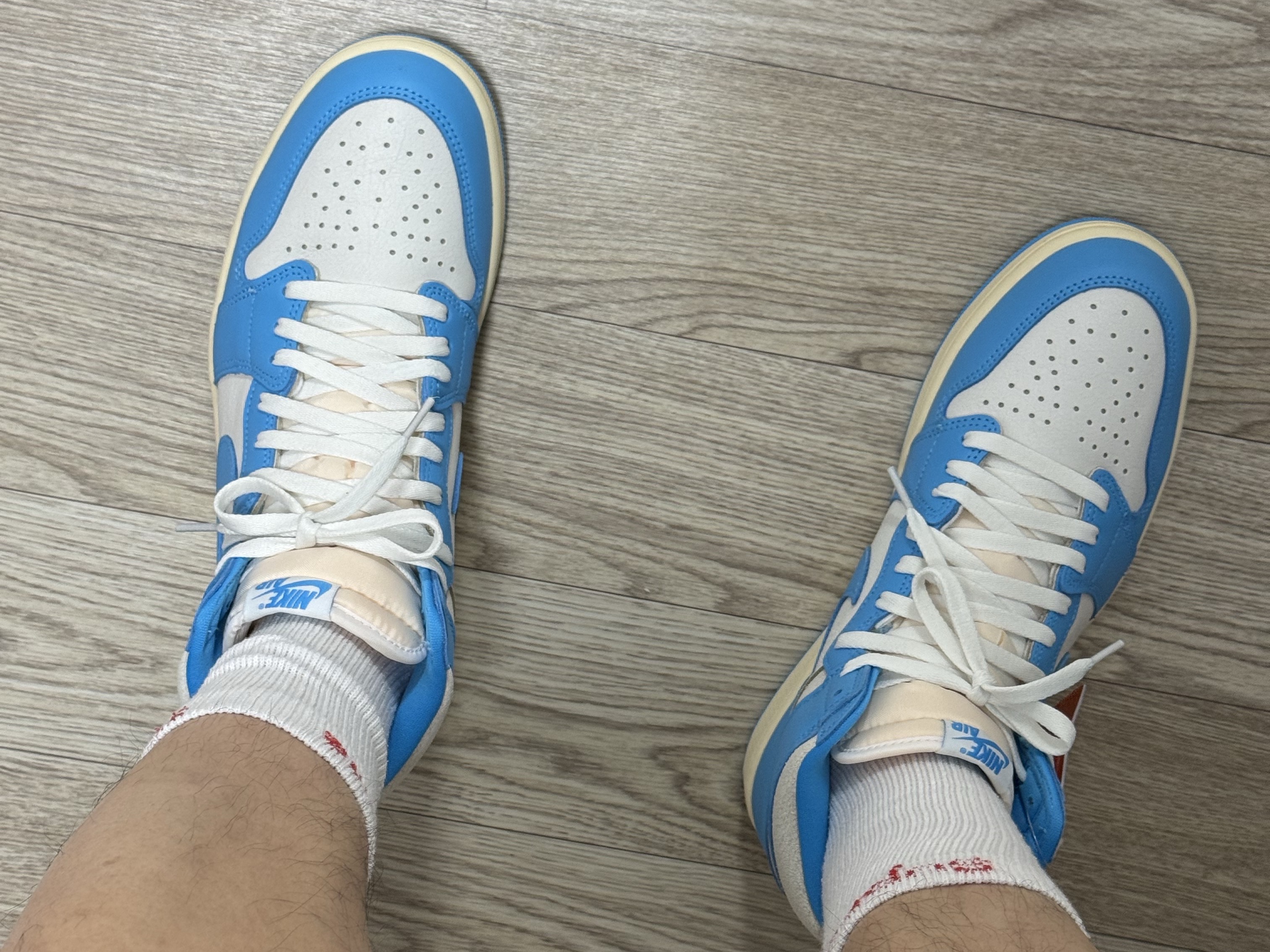 Jordan 1 Retro High OG UNC Reimagined 착용 스타일