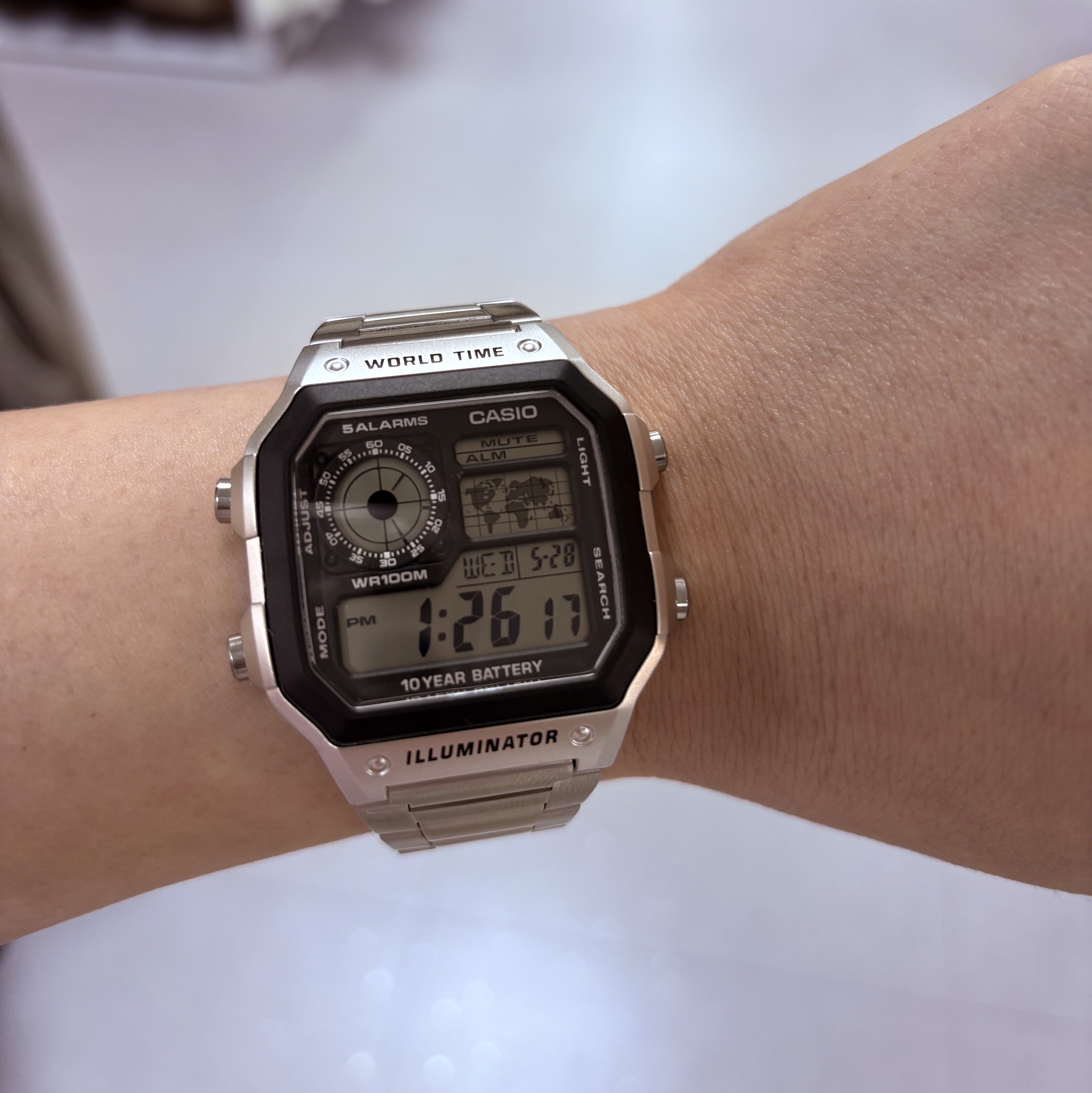 Casio AE-1200WHD-1AV 착용 스타일