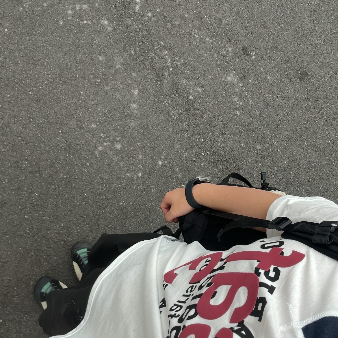 [KREAM 단독] Safarispot Roux Base School Club Tee White 착용 스타일