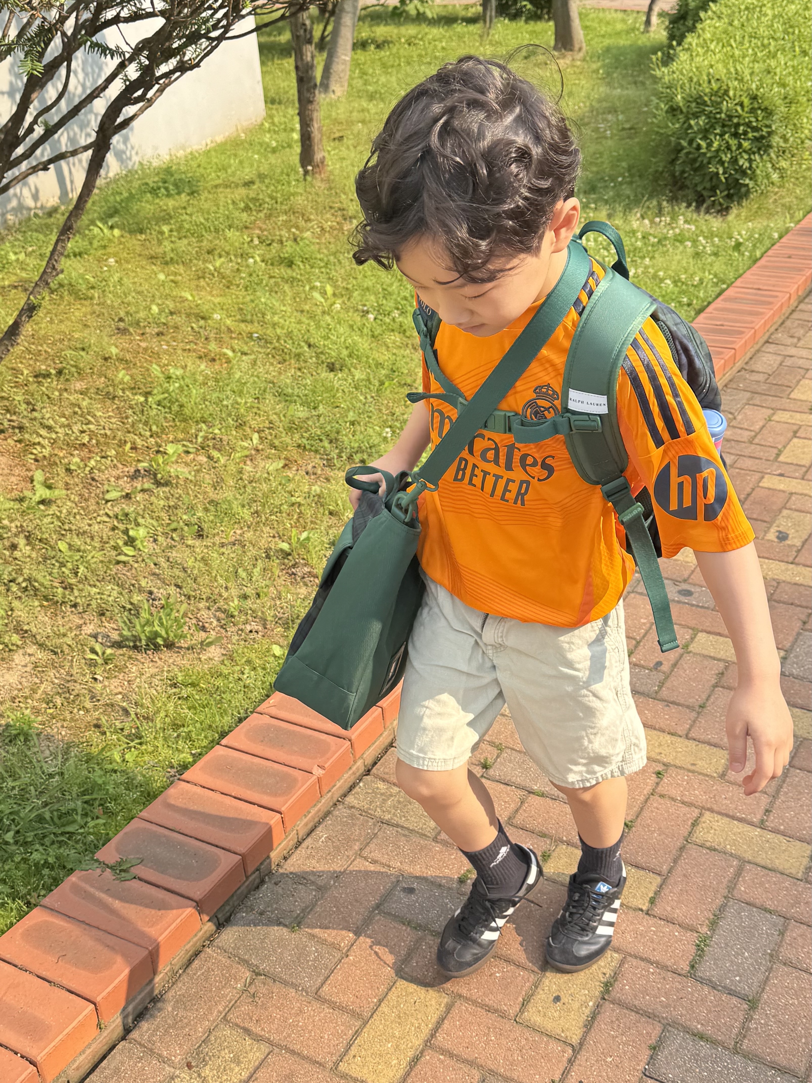 Adidas Real Madrid 2024/25 Away Jersey Crew Orange - KR Sizing (Non Marking Ver.), (Kids) Adidas Samba Indoor Soccer Black 착용 스타일 - 3
