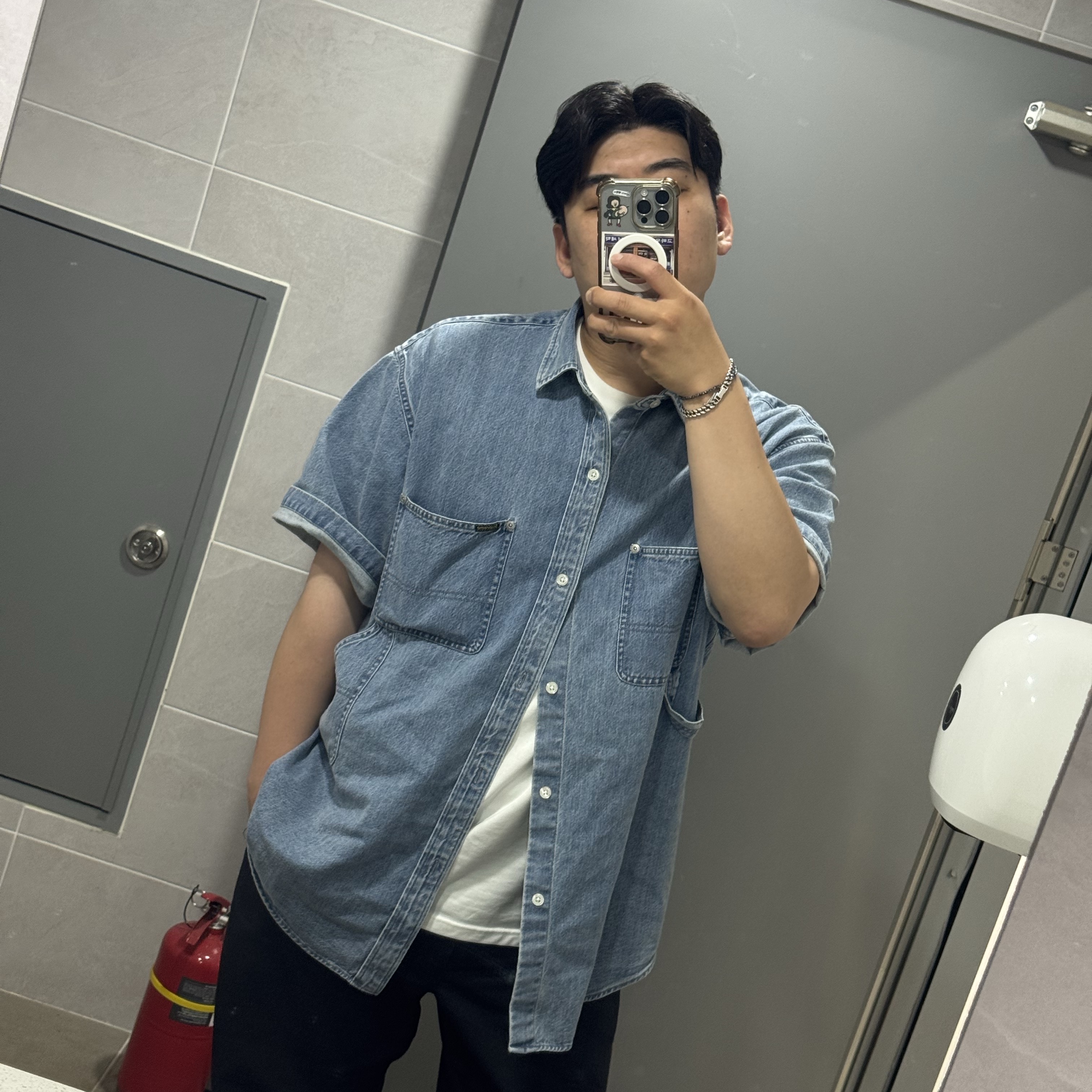 Supreme Loose Fit S/S Denim Painter Shirt Washed Indigo - 25SS 착용 스타일