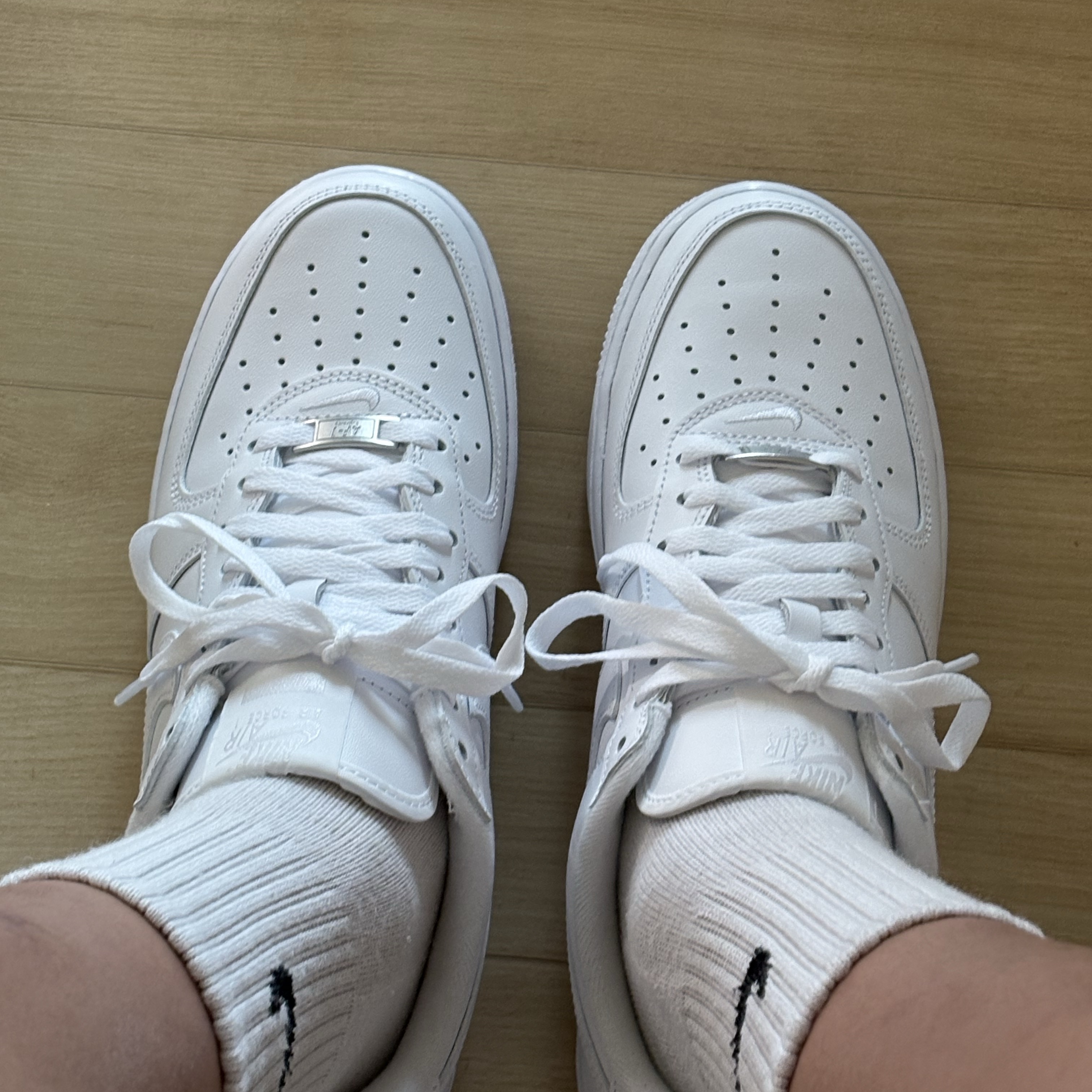 Nike x Supreme Air Force 1 Low White 착용 스타일 - 3