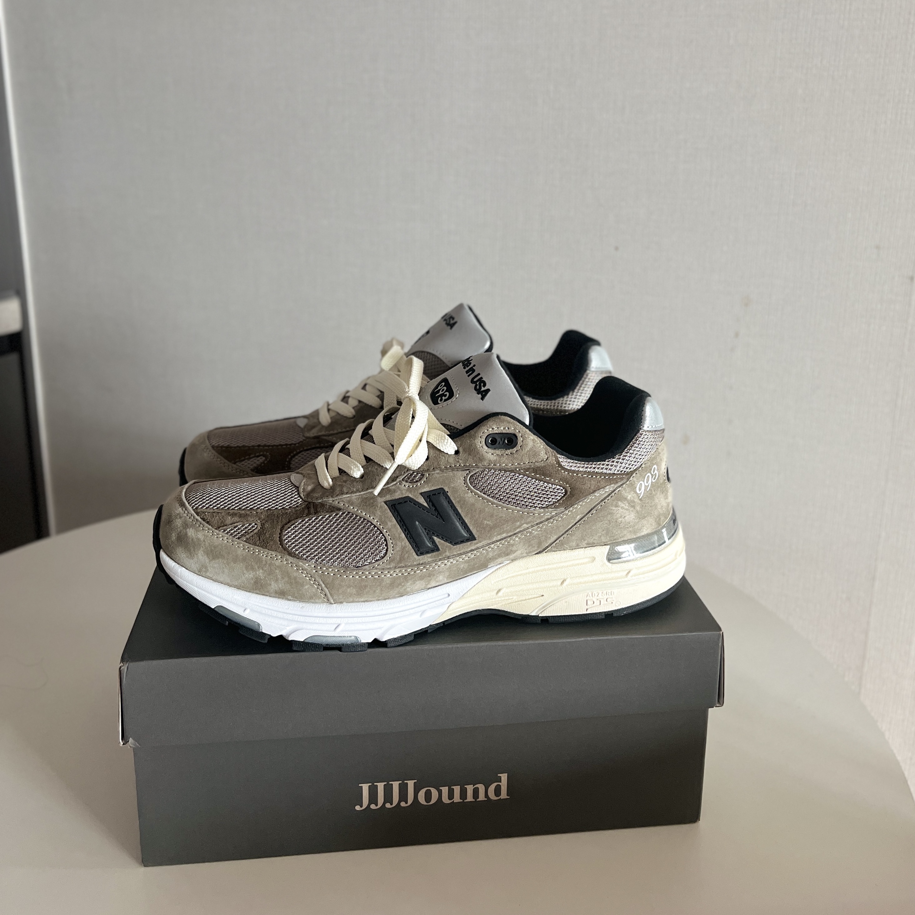 New Balance x JJJJound 993 Made in USA Mushroom White 착용 스타일