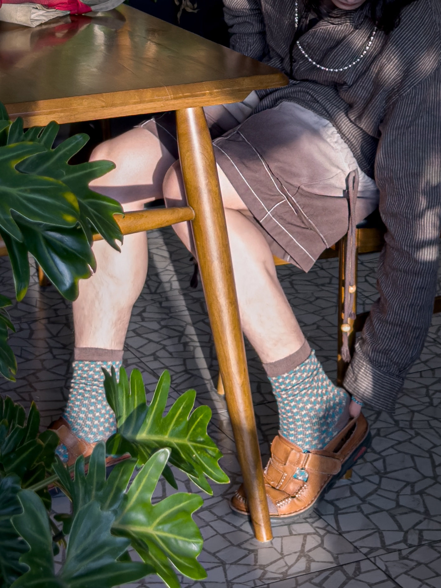 NA A NANA Gauze Stripe Shirt Brown, NA A NANA Gradation String Shorts Ecru 착용 스타일 - 2