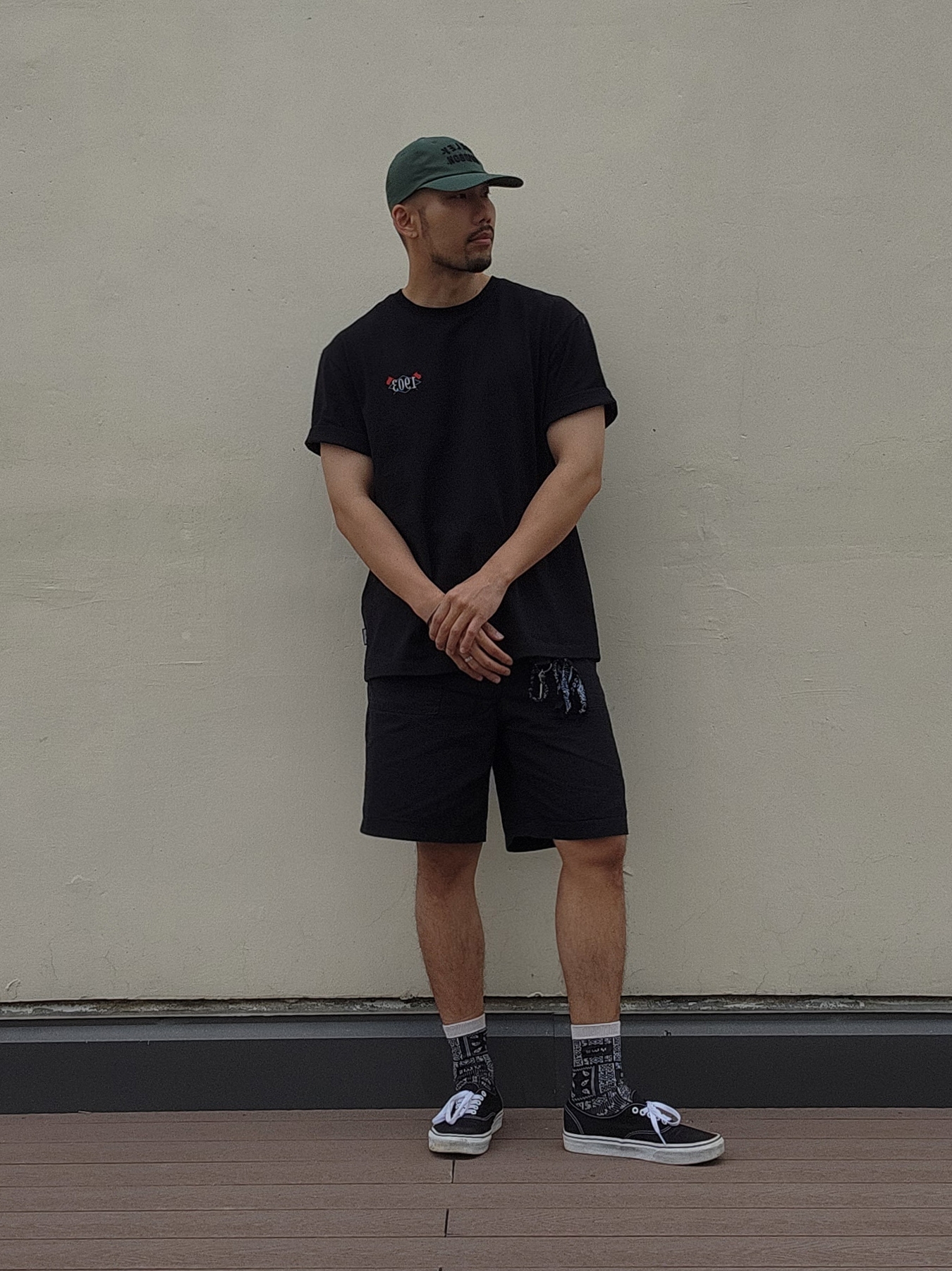 Vans Authentic Black White 착용 스타일 - 2