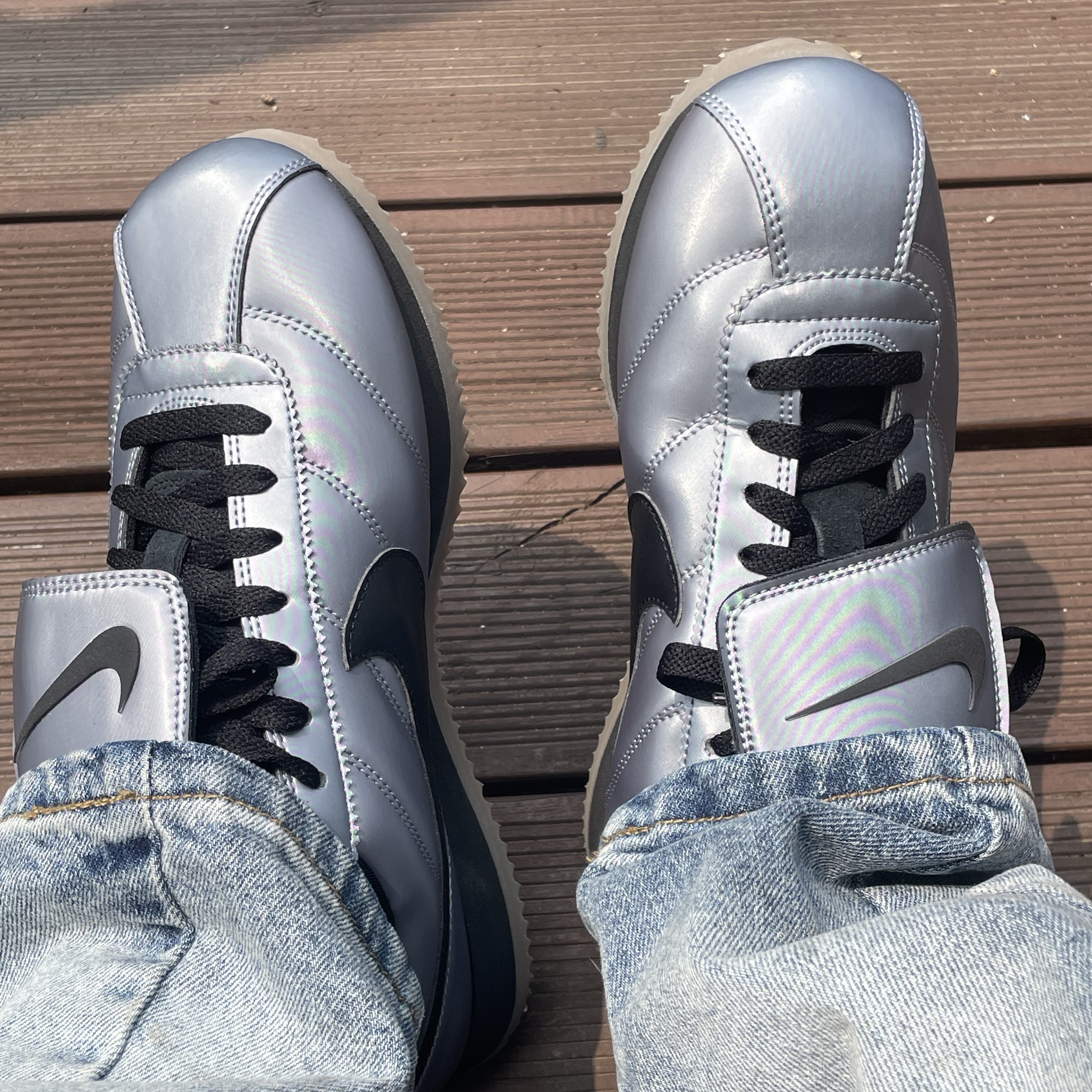 Nike Cortez Leather SE Metallic Cool Grey Black 착용 스타일