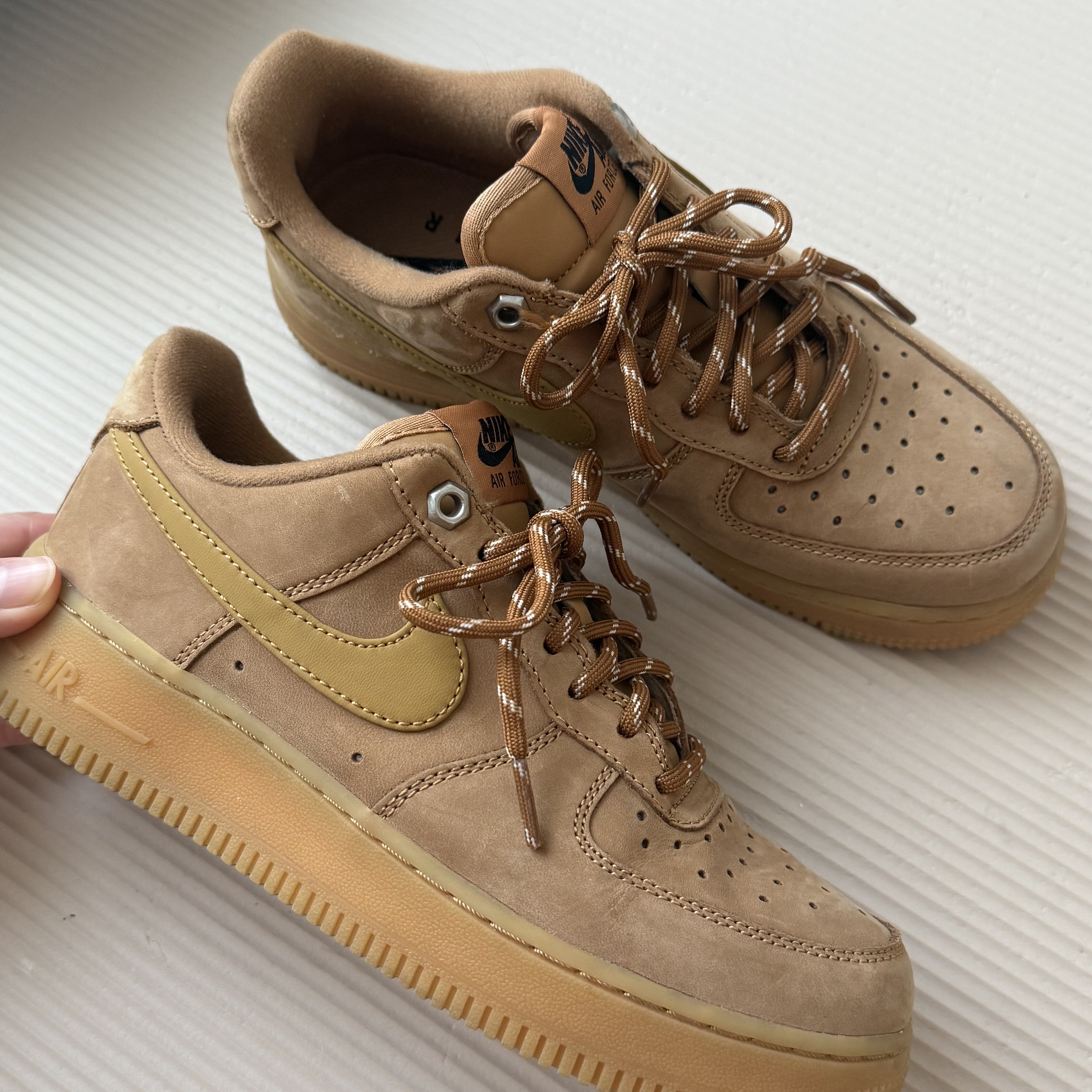 Nike Air Force 1 '07 WB Flax 착용 스타일