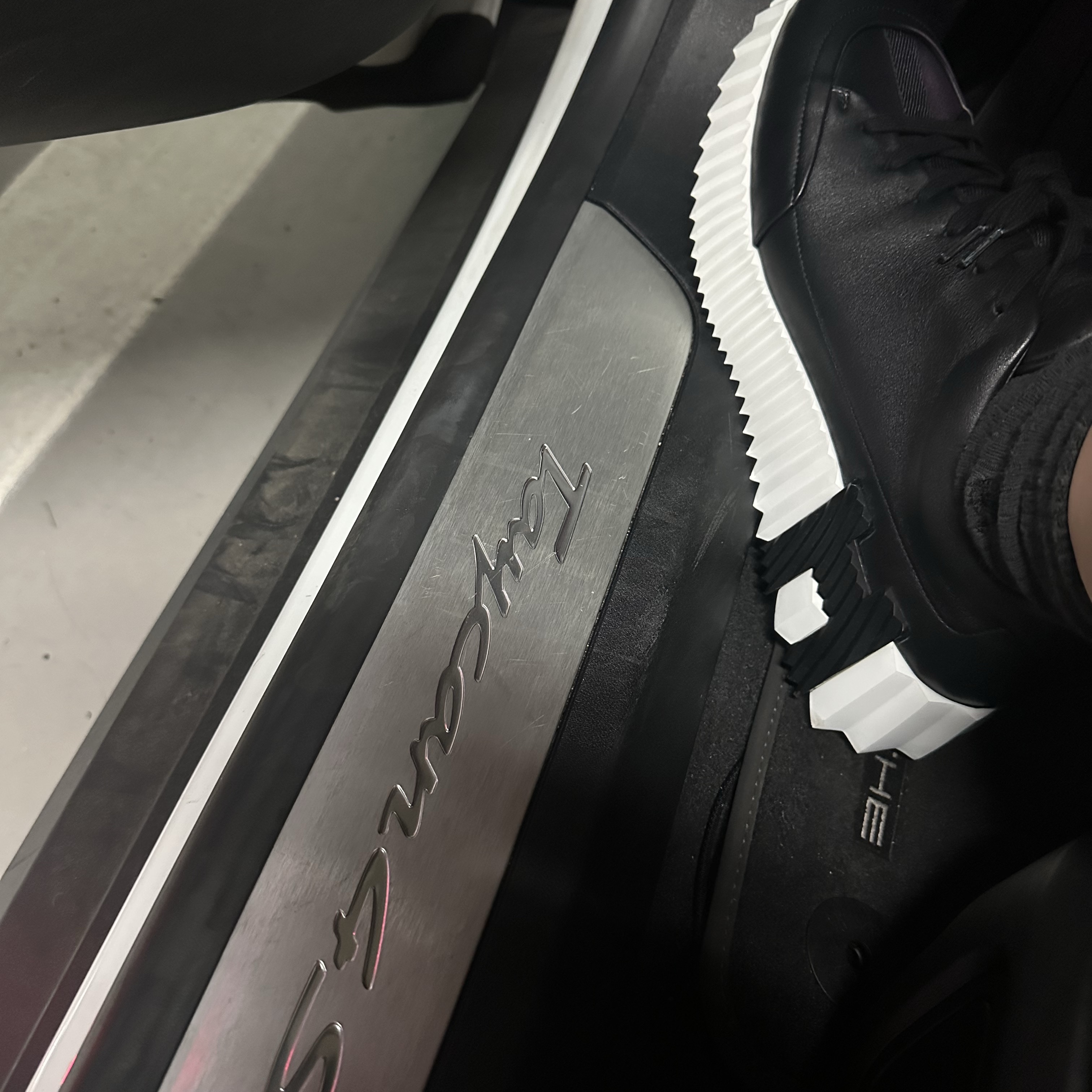 Hermes Jump Sneakers Calfskin & Noir 착용 스타일