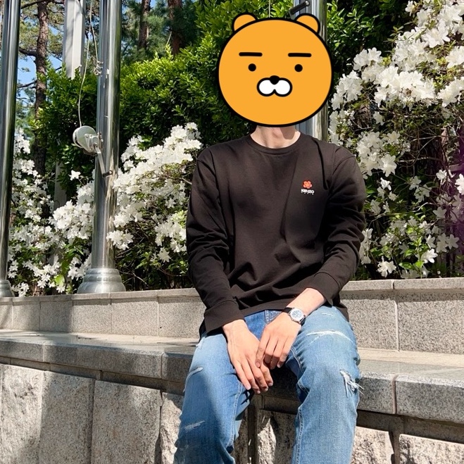 Kenzo Boke Flower Embroidered Long Sleeve T-Shirt Black 착용 스타일
