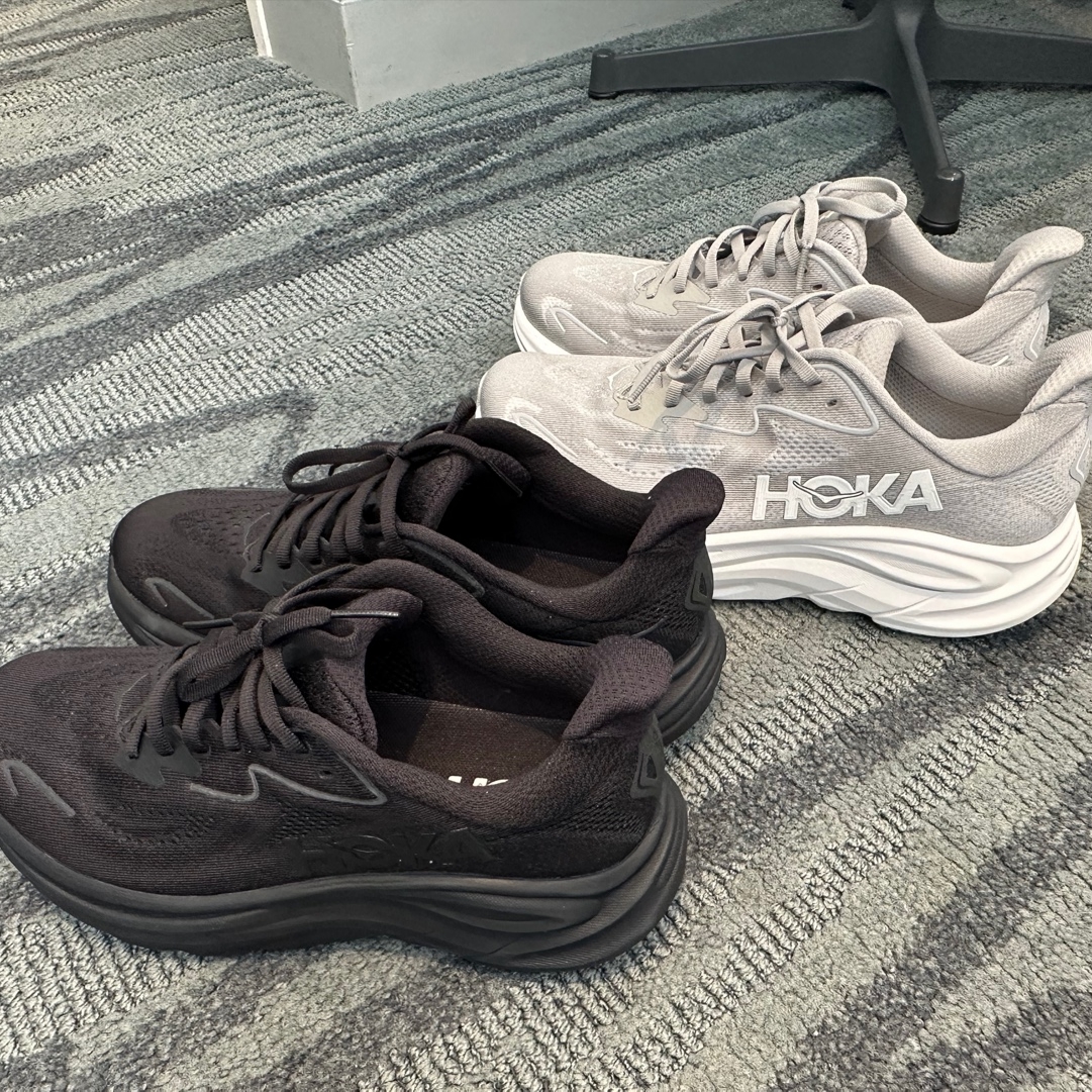Hoka Clifton 10 Stellar Grey Stardust, (W) Hoka Clifton 10 Black - Wide 착용 스타일
