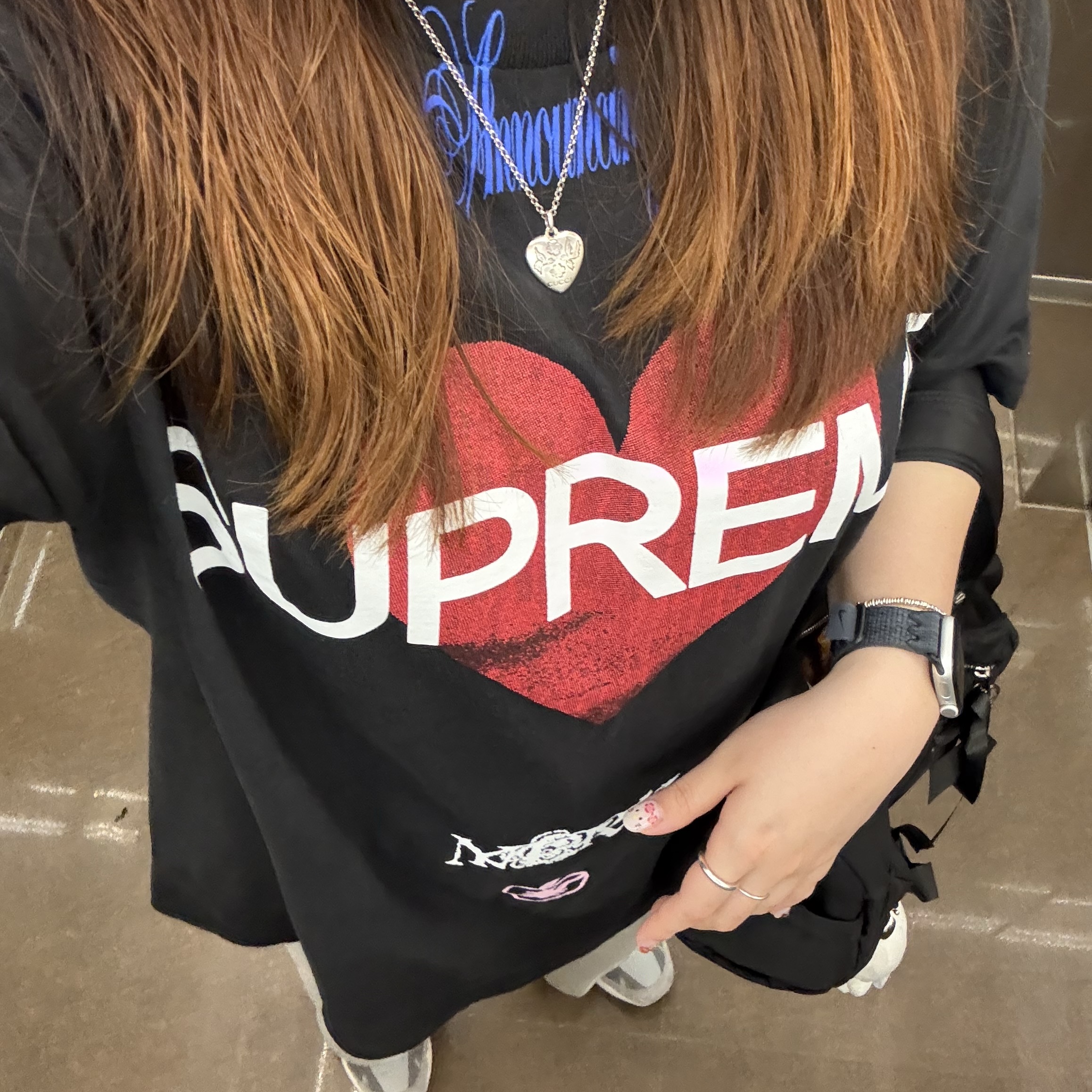 Supreme Announcing T-Shirt Black - 25SS, Gucci Trademark Heart Pendant Necklace Silver 착용 스타일 - 2