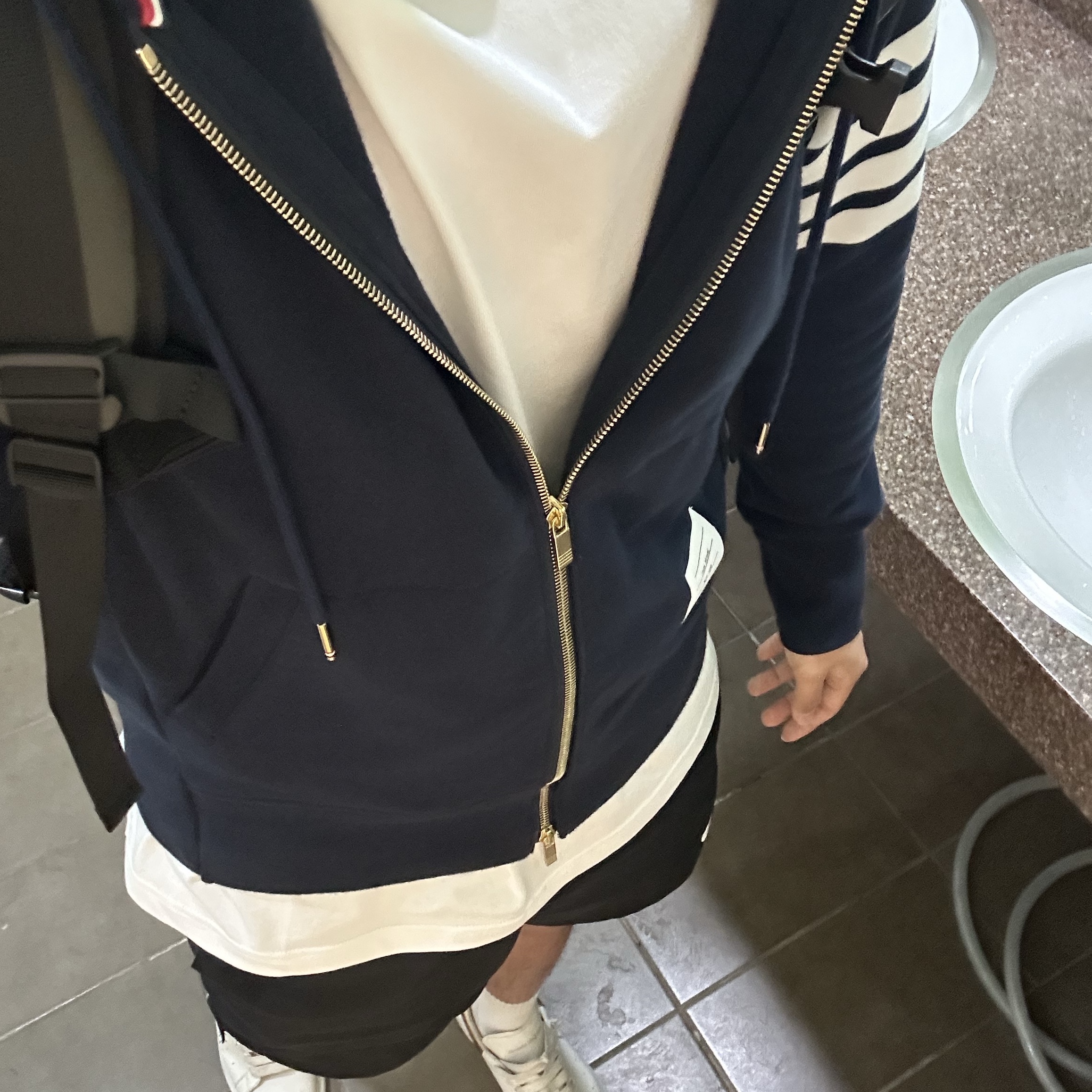 Thom Browne Engineered 4-Bar Zip Hoodie Navy, Alexander McQueen Oversized Sneakers White Black 착용 스타일