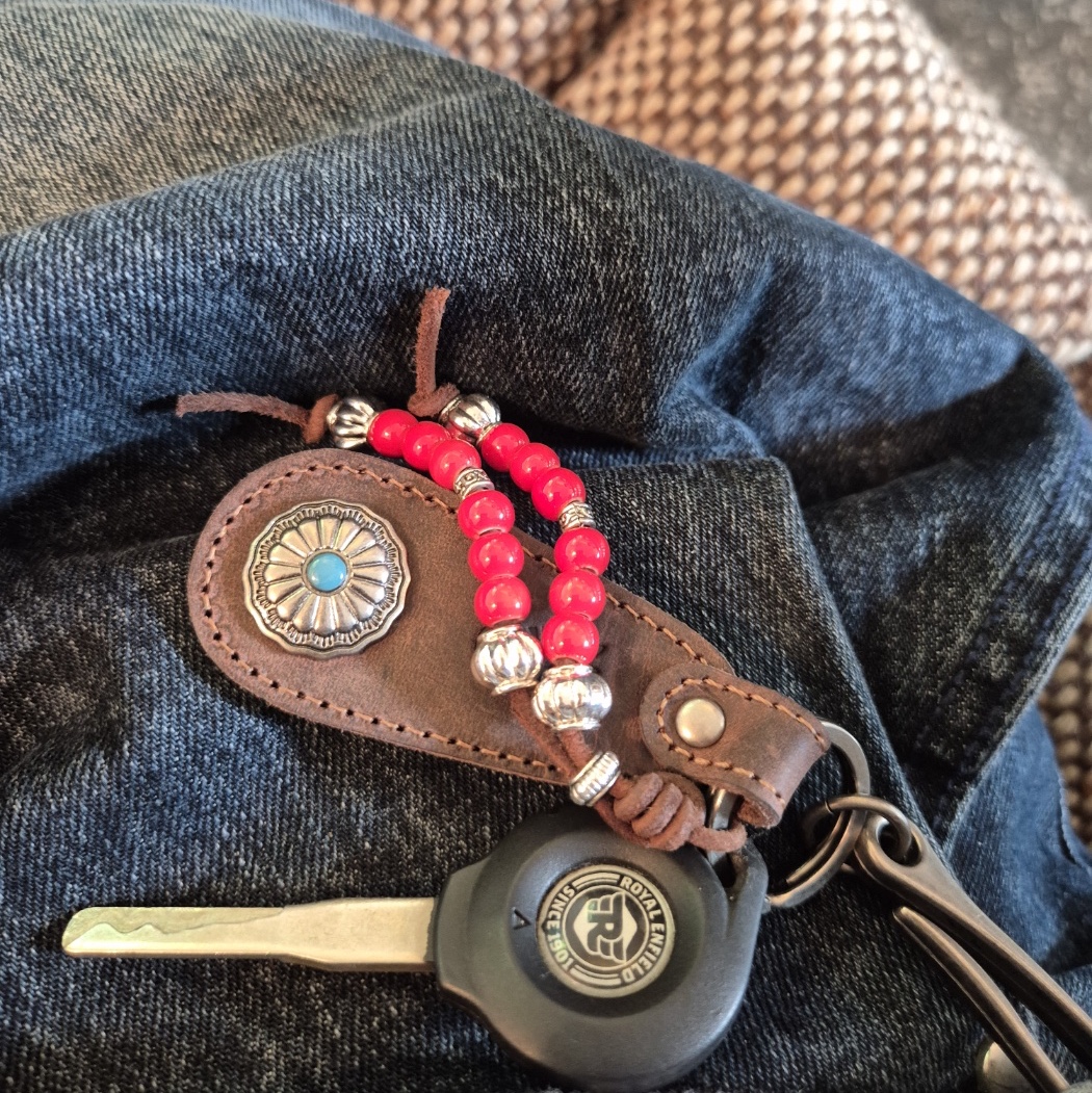 Ogarp Signature Concho Keychain Ver.2 착용 스타일