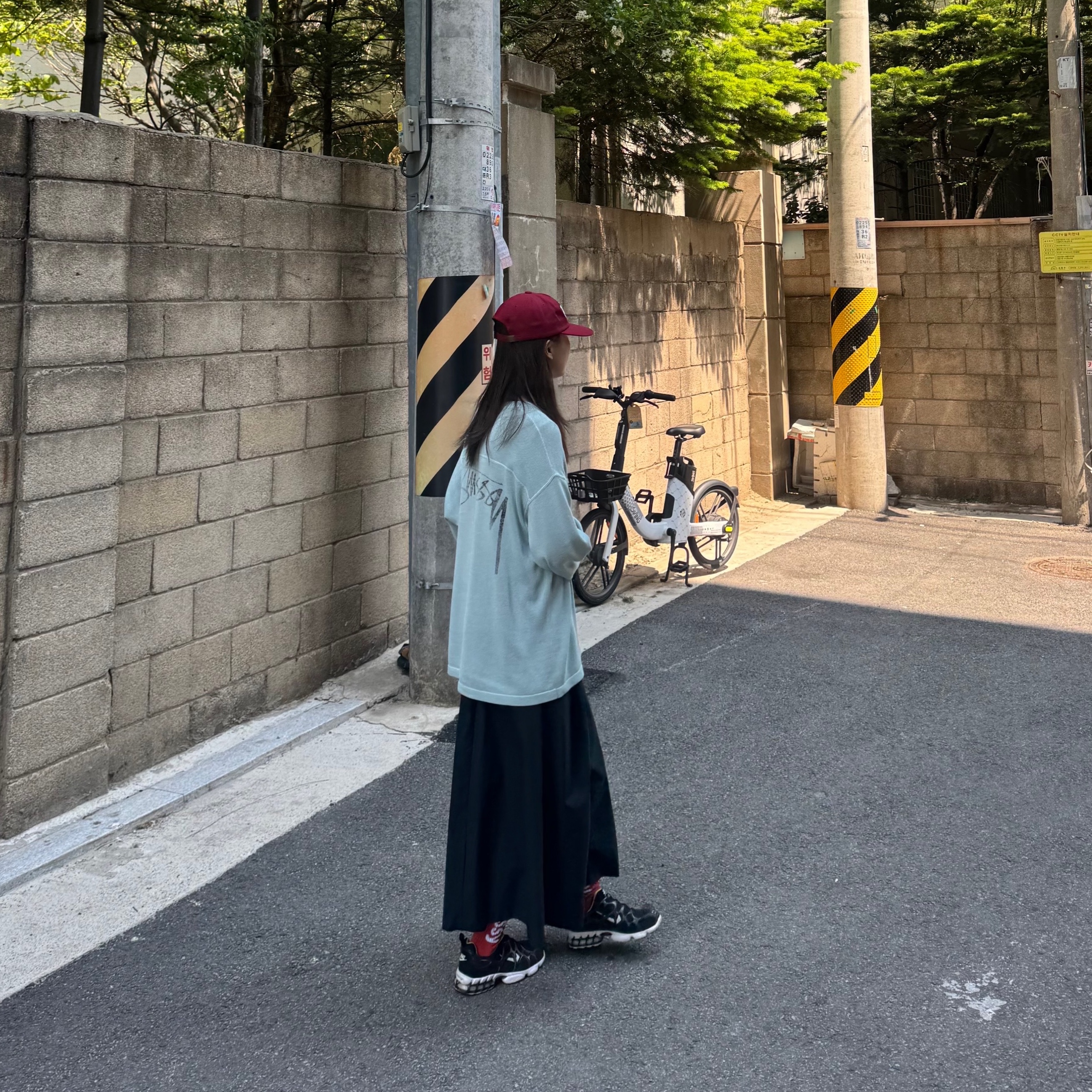 Supreme Varsity Hooded Sweatshirt Black - 23FW, Salomon x Comme des Garcons XA-Alpine 2 Black 착용 스타일 - 6