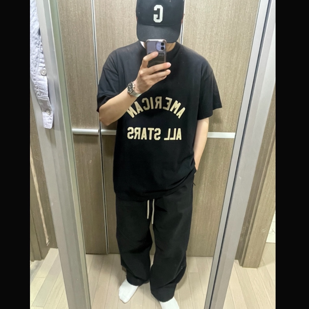 Essentials x New Era Embroidered G Logo Cap Black, Fear of God All Star Henley T-Shirt Black 착용 스타일
