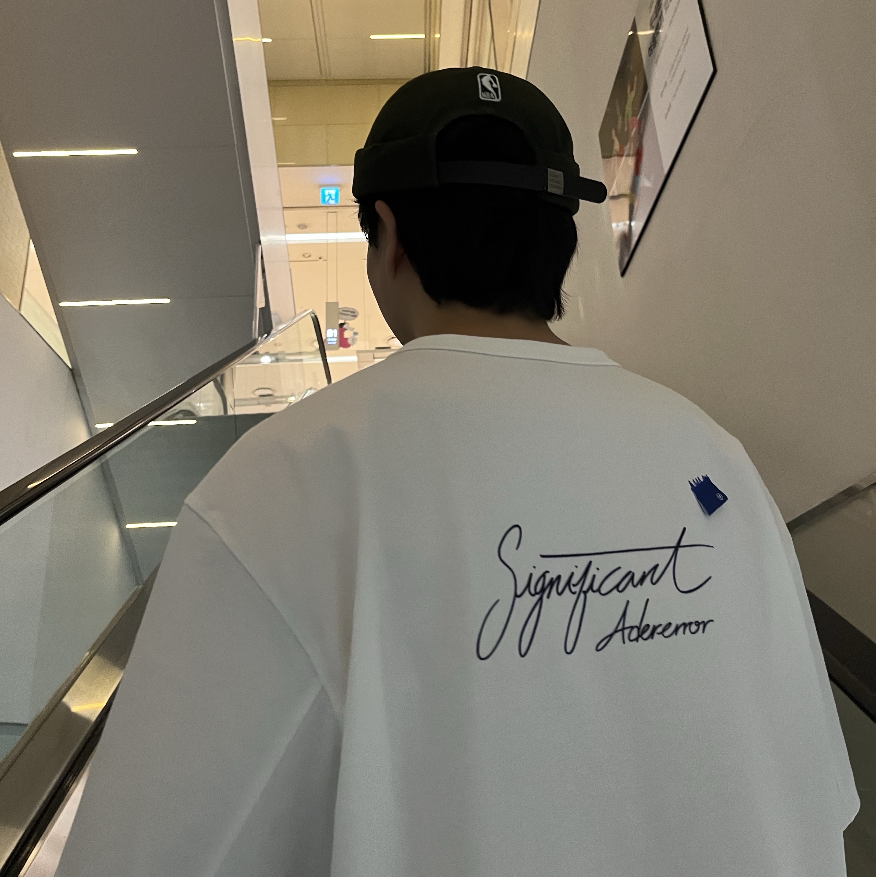 Ader Error Sig; Exclusive T-Shirt 02 White 착용 스타일