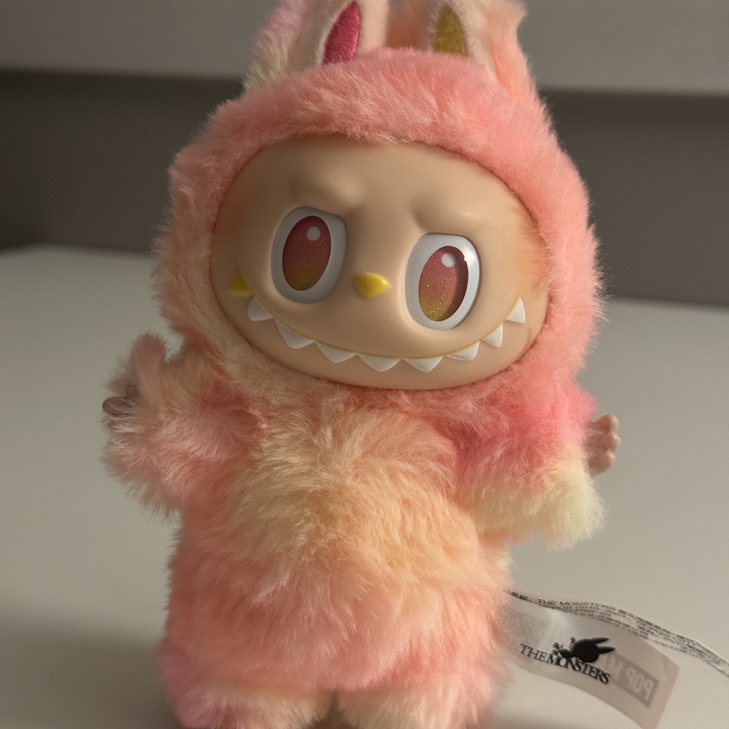 Pop Mart Labubu The Monsters Highlight Series Sealed Case (1 Blind Box) 착용 스타일
