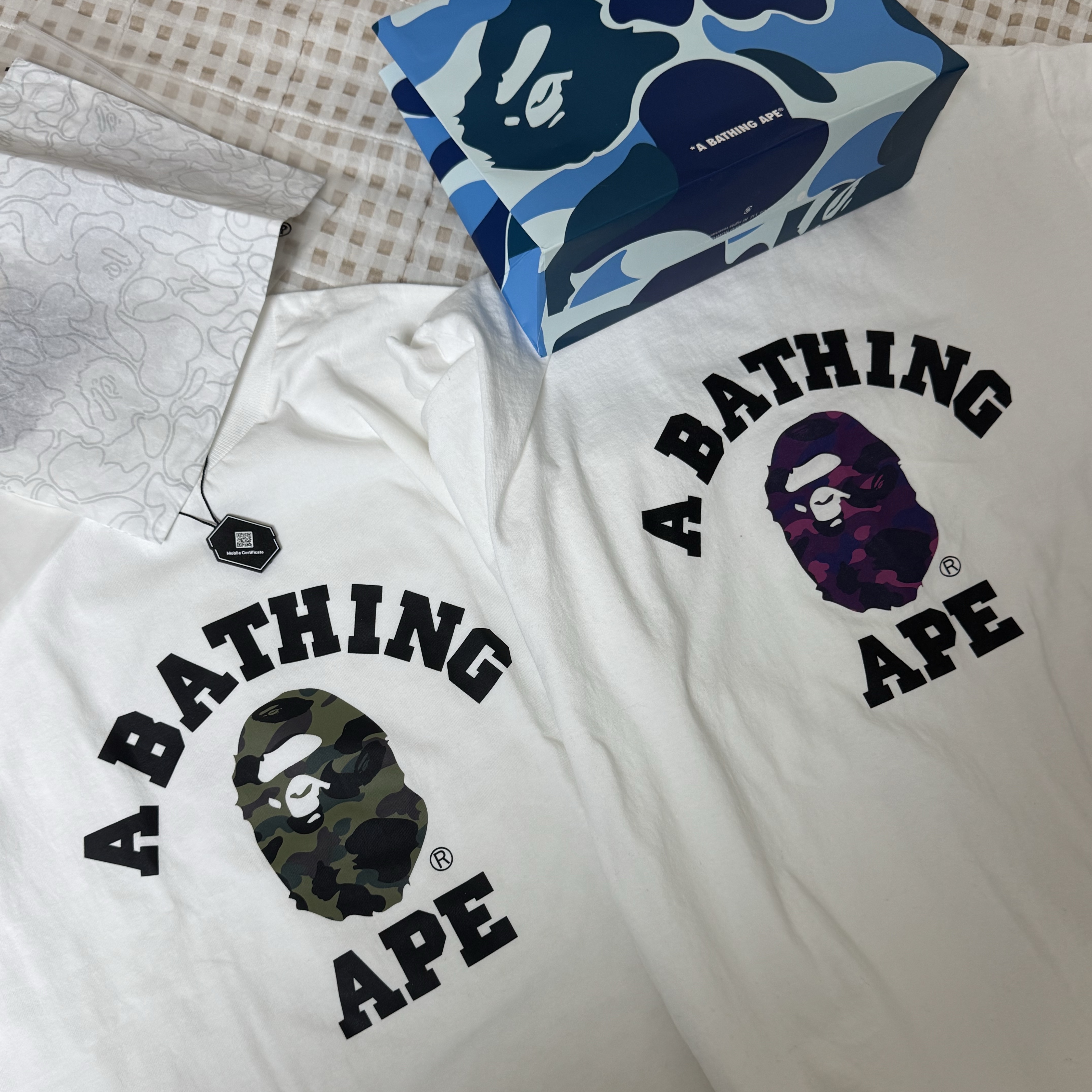 BAPE 1st Camo College T-Shirt White Green, BAPE Color Camo College T-Shirt White Purple 착용 스타일