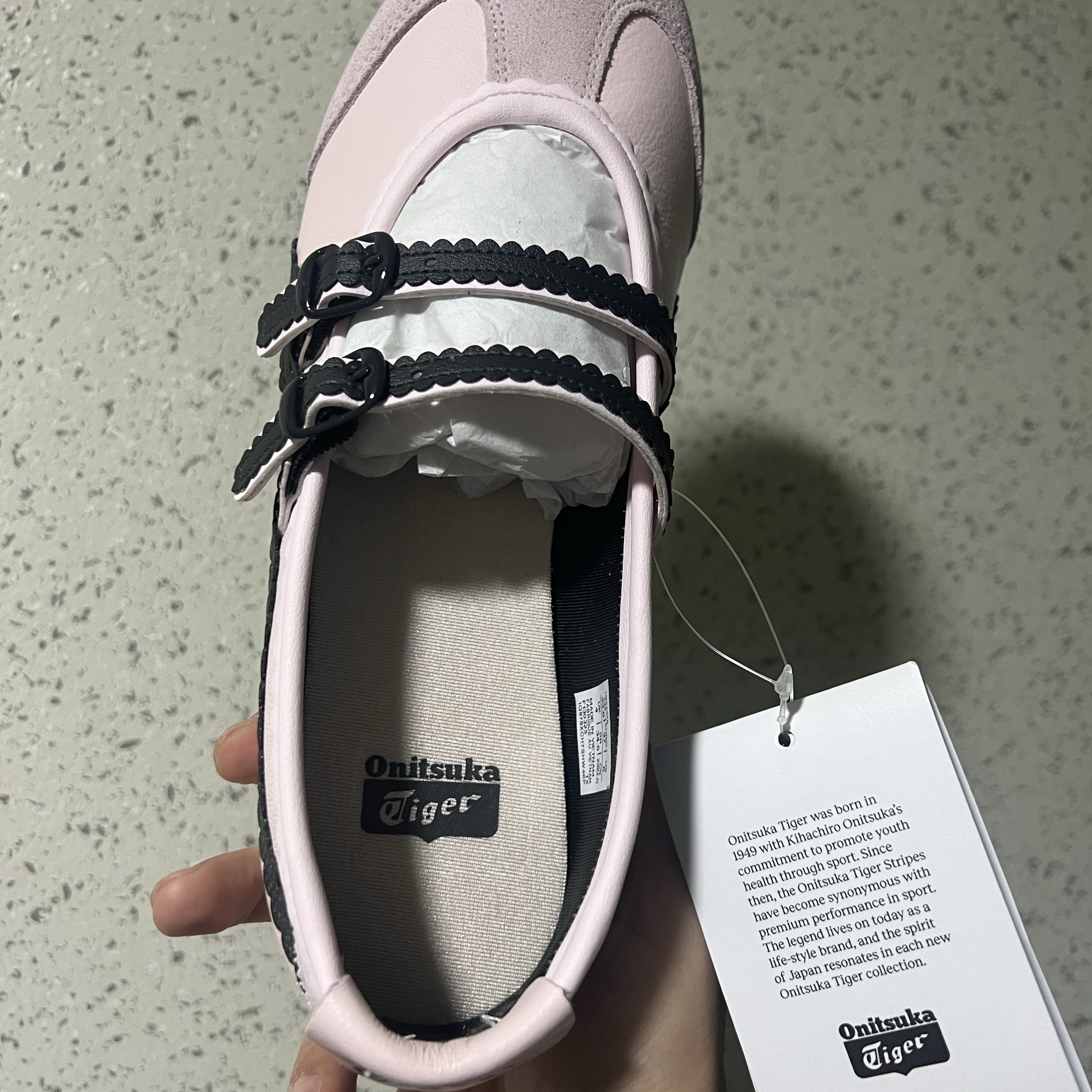 (W) Onitsuka Tiger Mexico 66 TGRS Crystal Pink Graphite Grey 착용 스타일 - 3