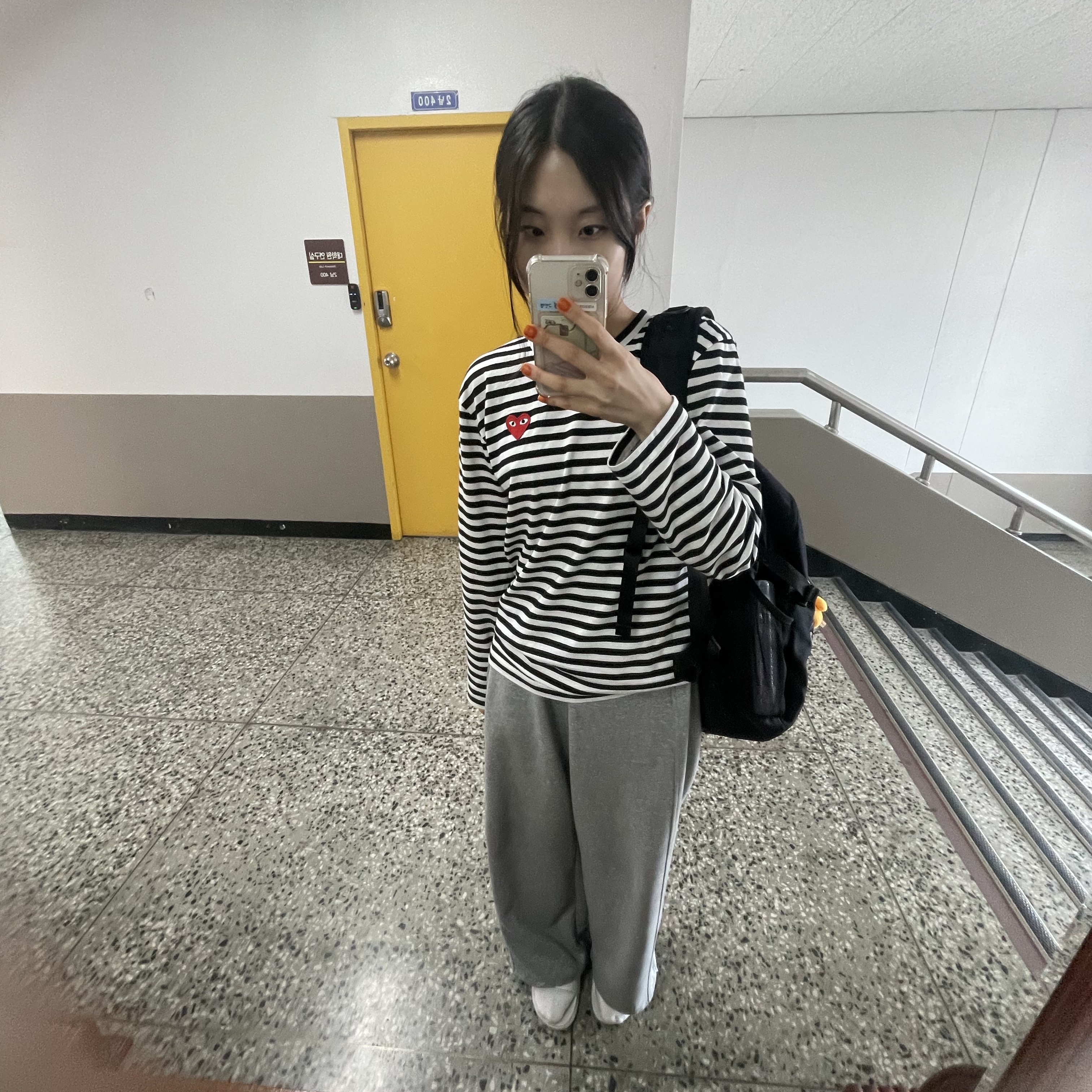 Play Comme des Garcons Striped LS T-Shirt Black White 착용 스타일