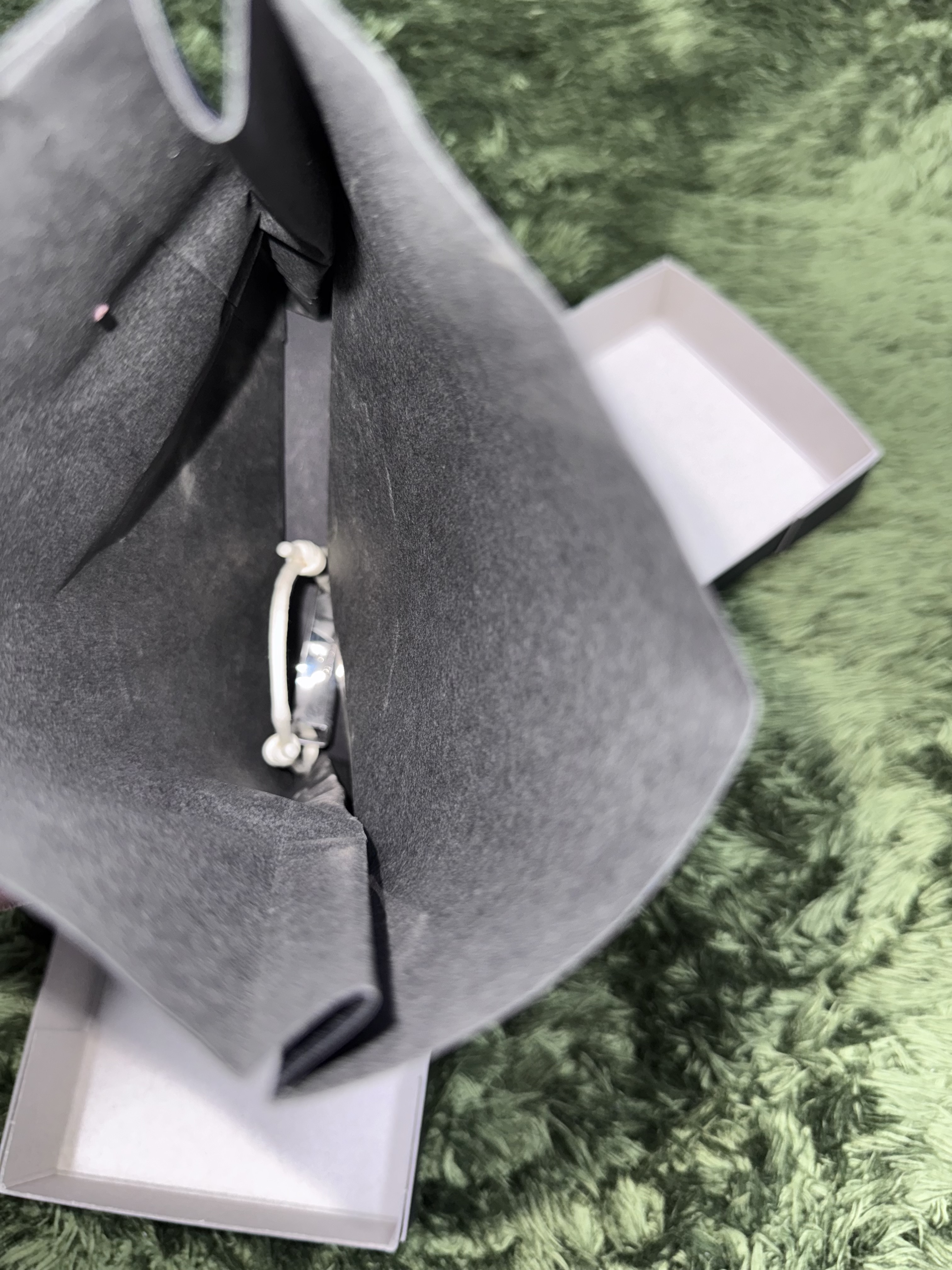 1017 Alyx 9SM Cord Metal Bracelet White Silver 착용 스타일 - 6