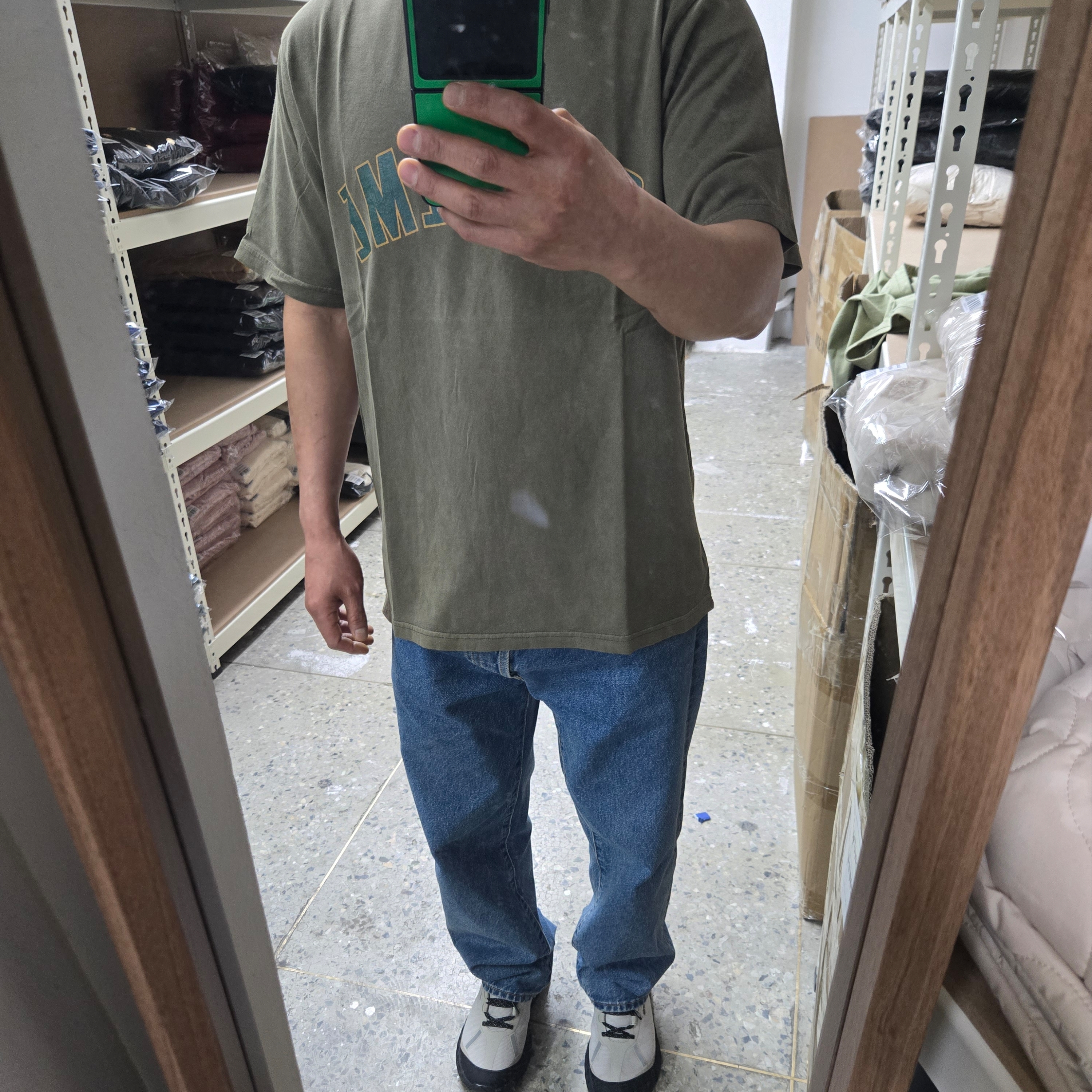 Supreme Cracked Arc S/S Top Olive - 24SS 착용 스타일
