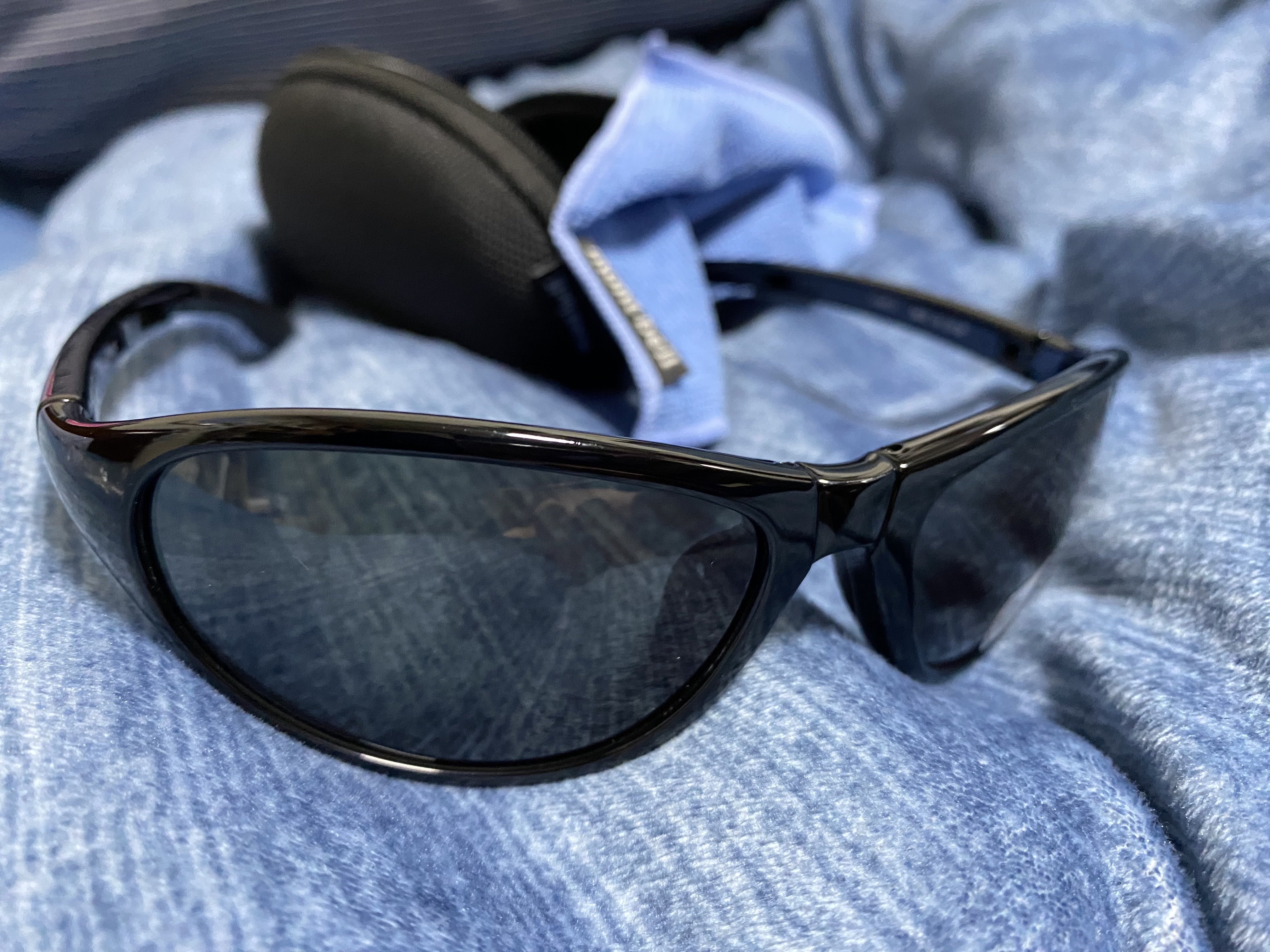 Montbell Trekking Glasses Black Grey 착용 스타일 - 1