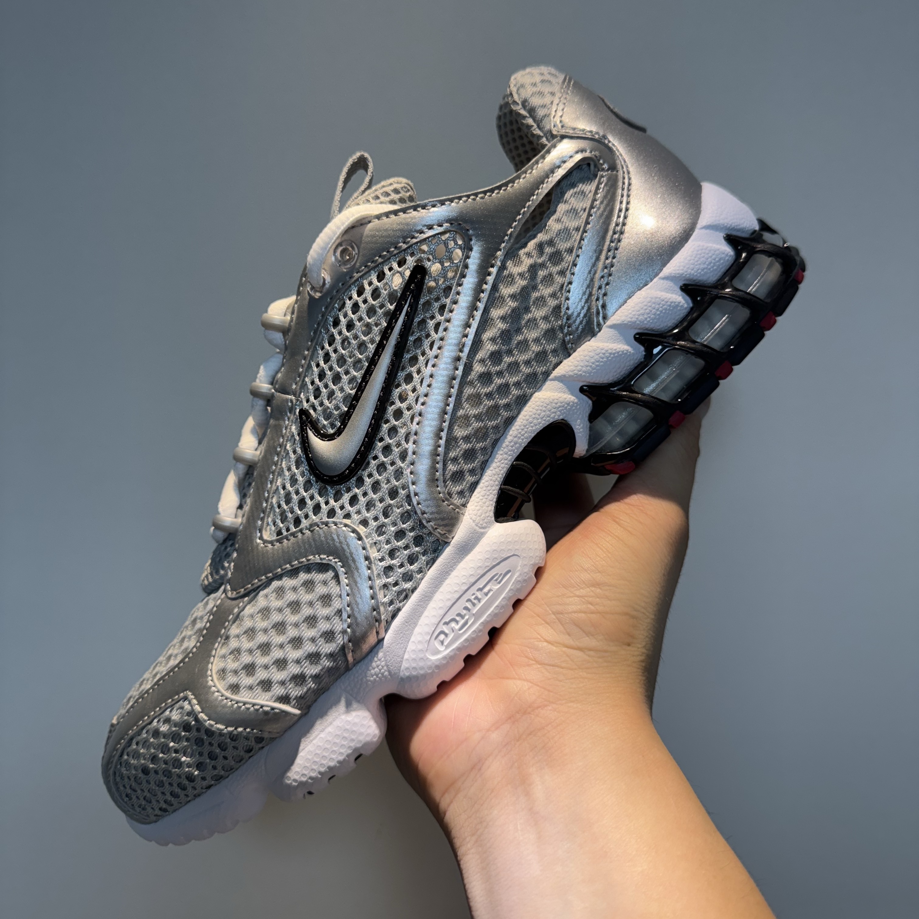 Nike Air Zoom Spiridon Cage 2 Metallic Silver 착용 스타일