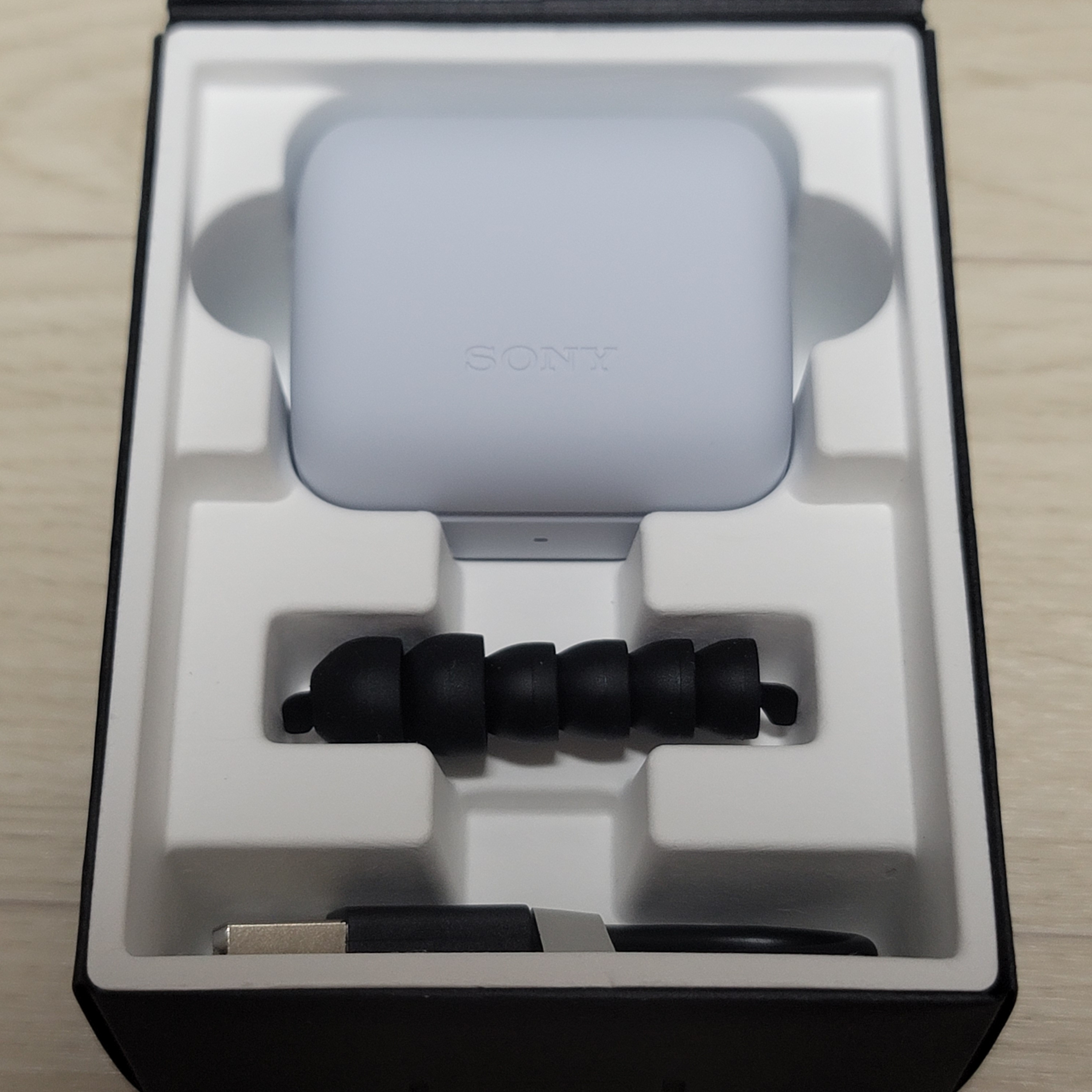 Sony INZONE Buds White (Sony Korea Ver.) 착용 스타일 - 3