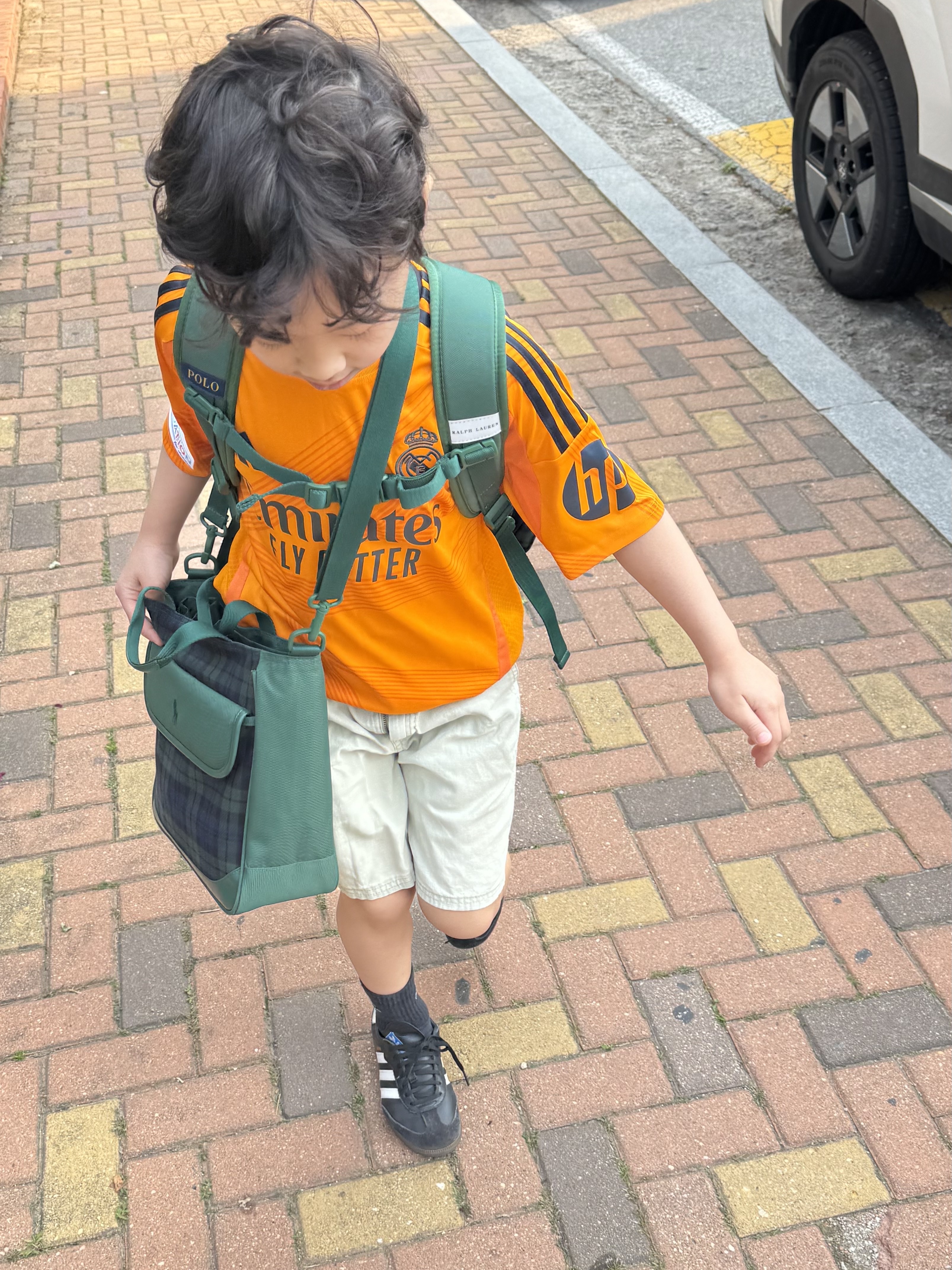 Adidas Real Madrid 2024/25 Away Jersey Crew Orange - KR Sizing (Non Marking Ver.), (Kids) Adidas Samba Indoor Soccer Black 착용 스타일 - 1