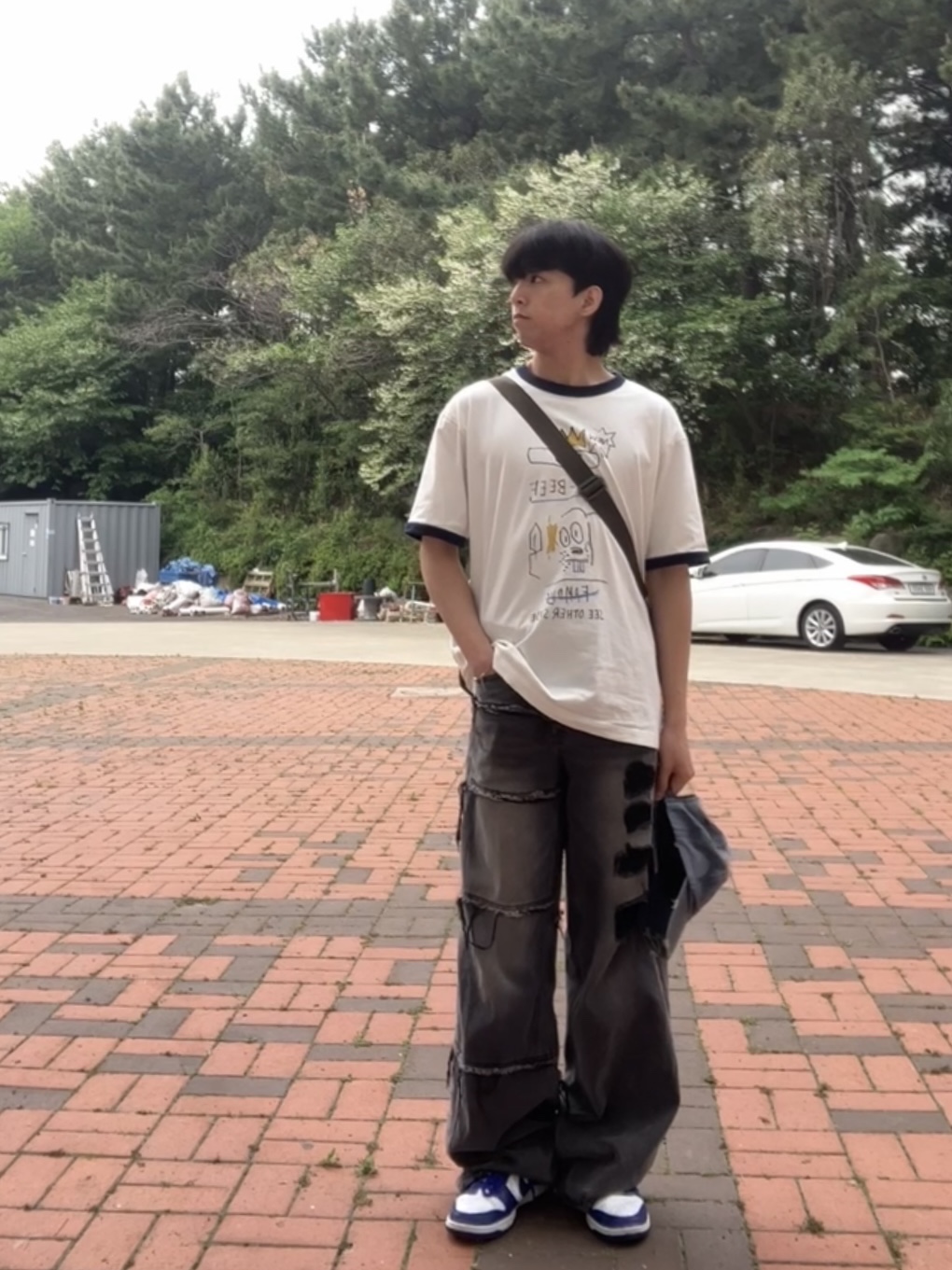 Uniqlo Multi Pocket Shoulder Bag Olive, Nike Dunk Low Retro White Concord 착용 스타일 - 3