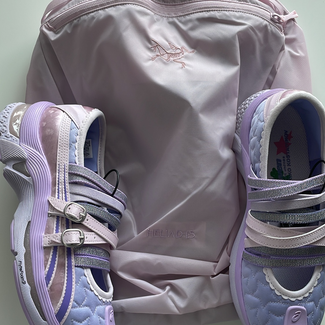 Arc'teryx Heliad 15 Backpack Pink Glow, (W) Asics x Kiko Kostadinov x Heaven by Marc Jacobs Gel-Lokros Vapor Cosmos 착용 스타일 - 4