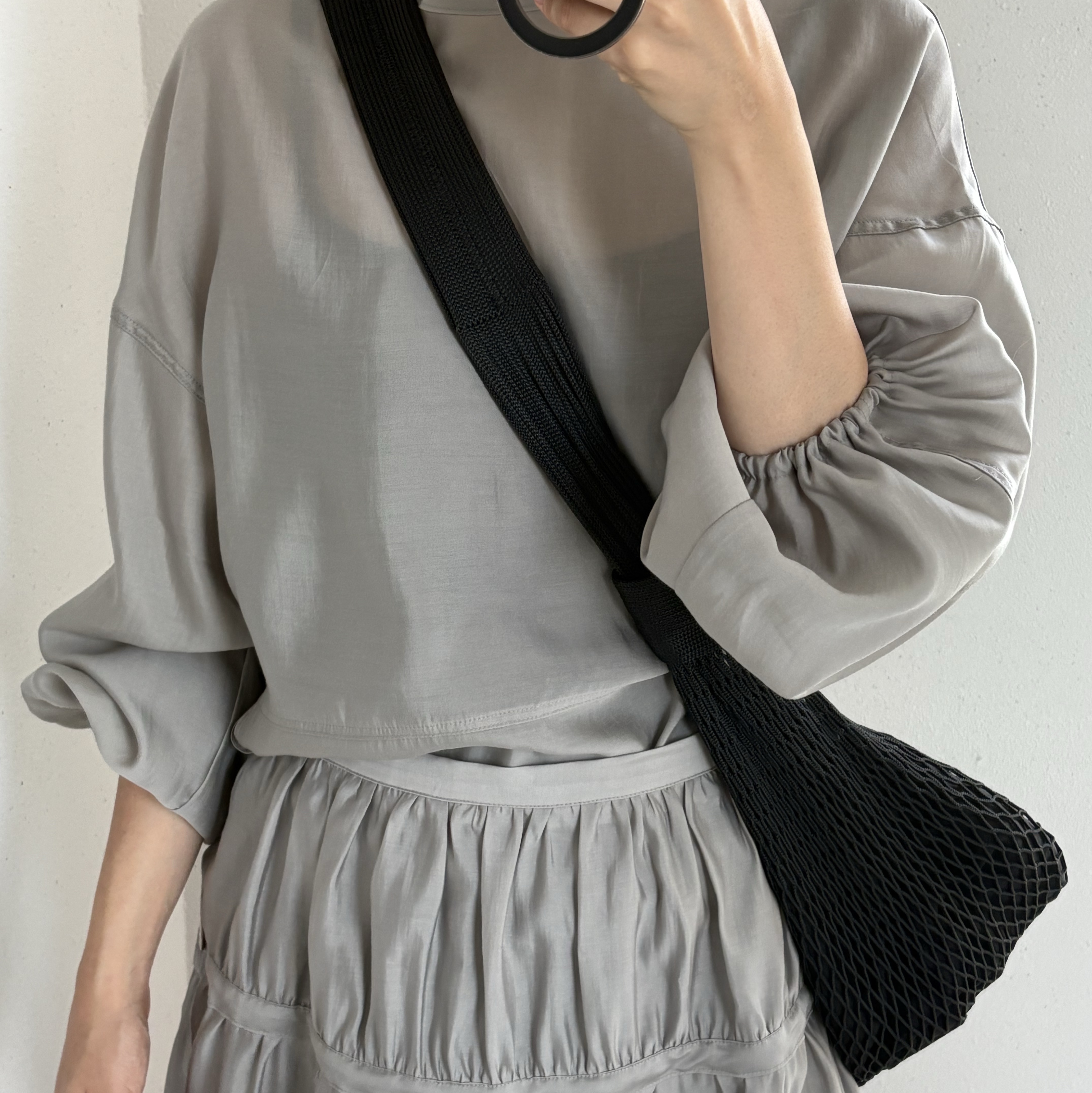 Lemaire Croissant Filt Bag Polyester Net Black 착용 스타일 - 1