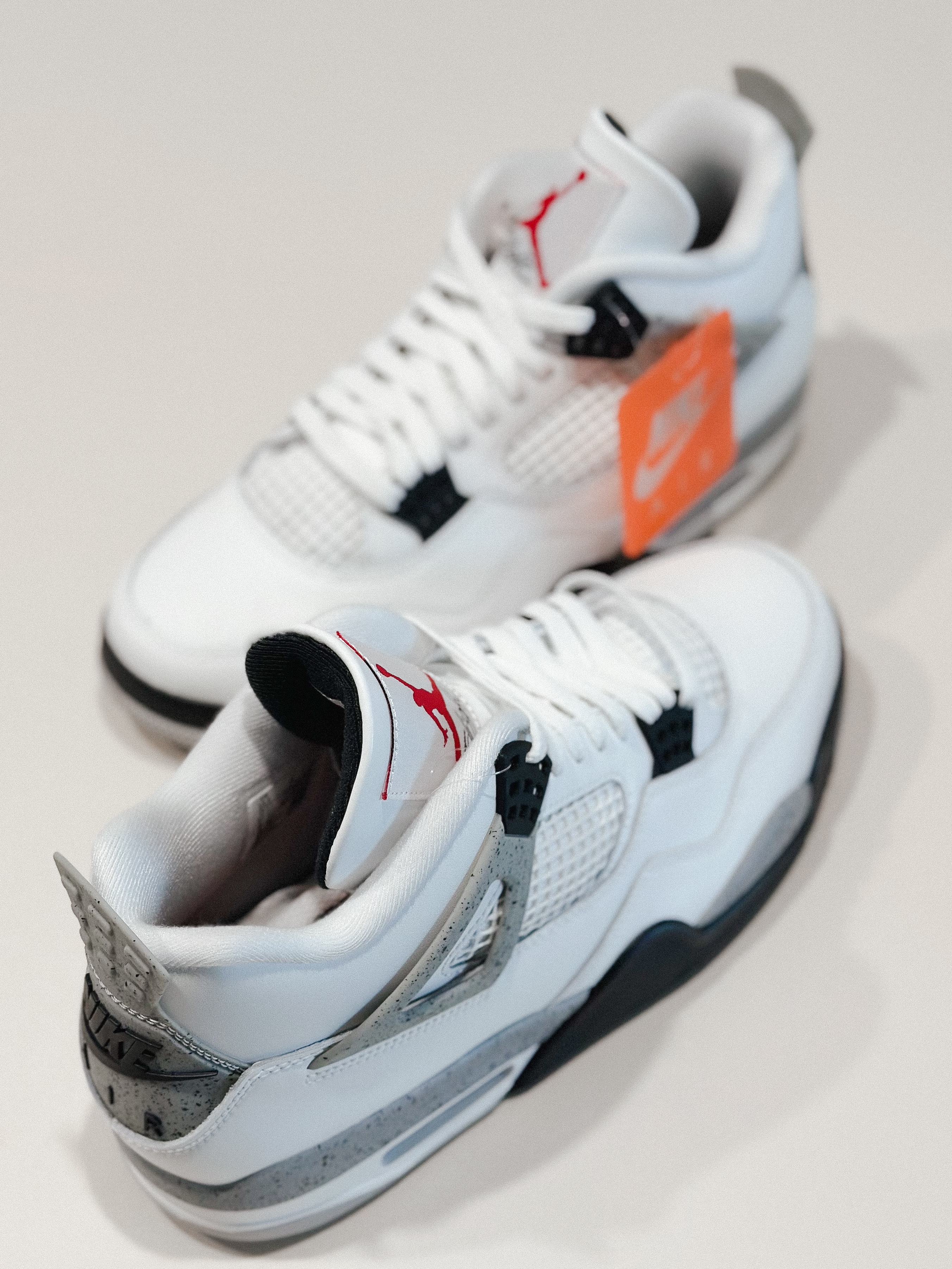 Jordan 4 Retro OG White Cement 2025 착용 스타일 - 4