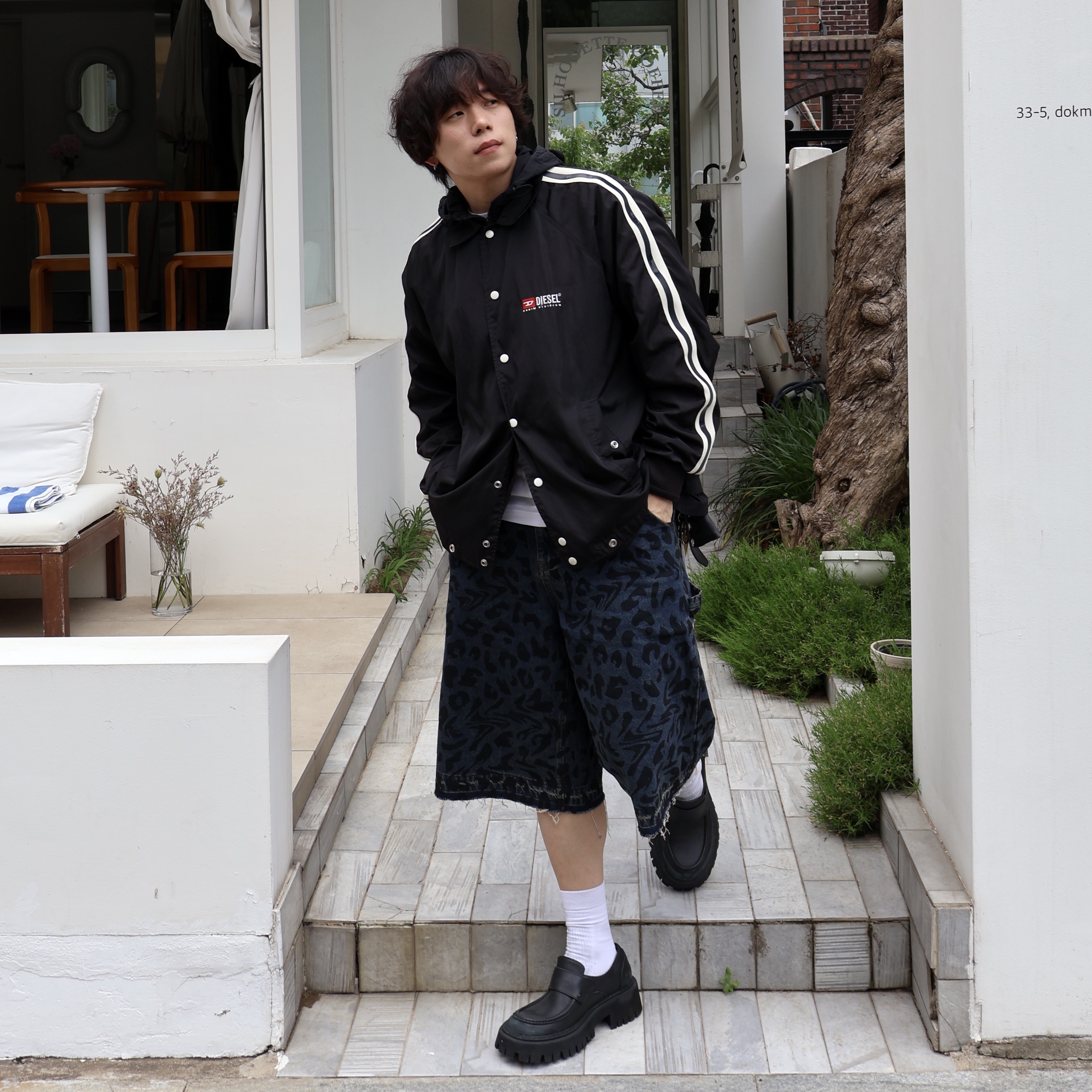 Balenciaga Tractor Loafer Black 착용 스타일 - 4