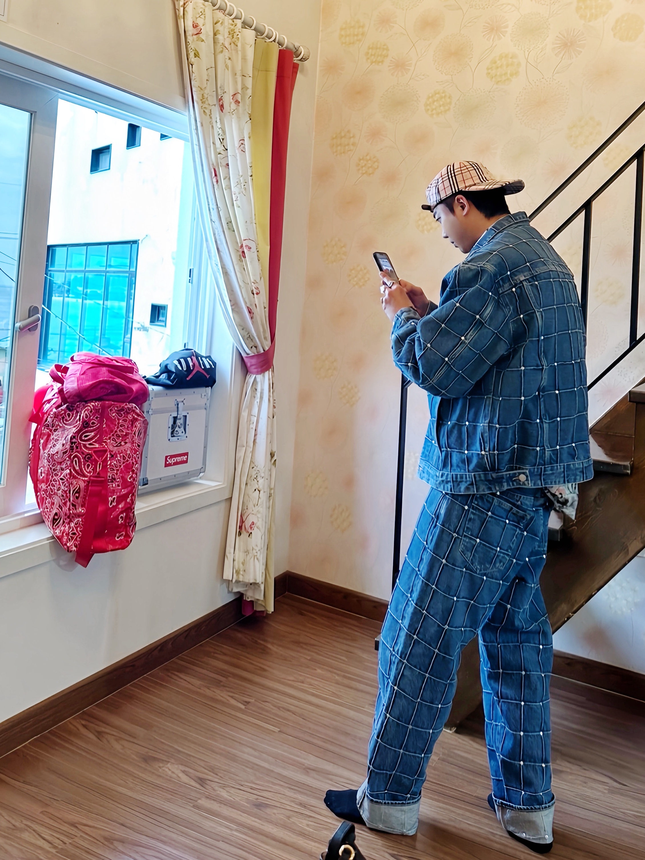 Supreme x Burberry Denim 6-Panel Pink - 22SS, Supreme x Martine Rose Patchwork Shirt Multicolor - 24FW 착용 스타일 - 2