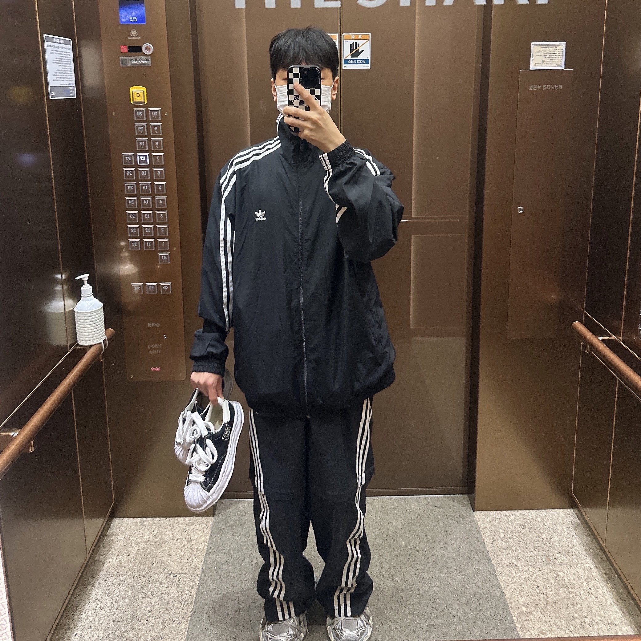 (W) Adidas Adilenium Oversized Track Top Black - US Sizing, Farfromwhat Far Washed Logo T-Shirt Black 착용 스타일