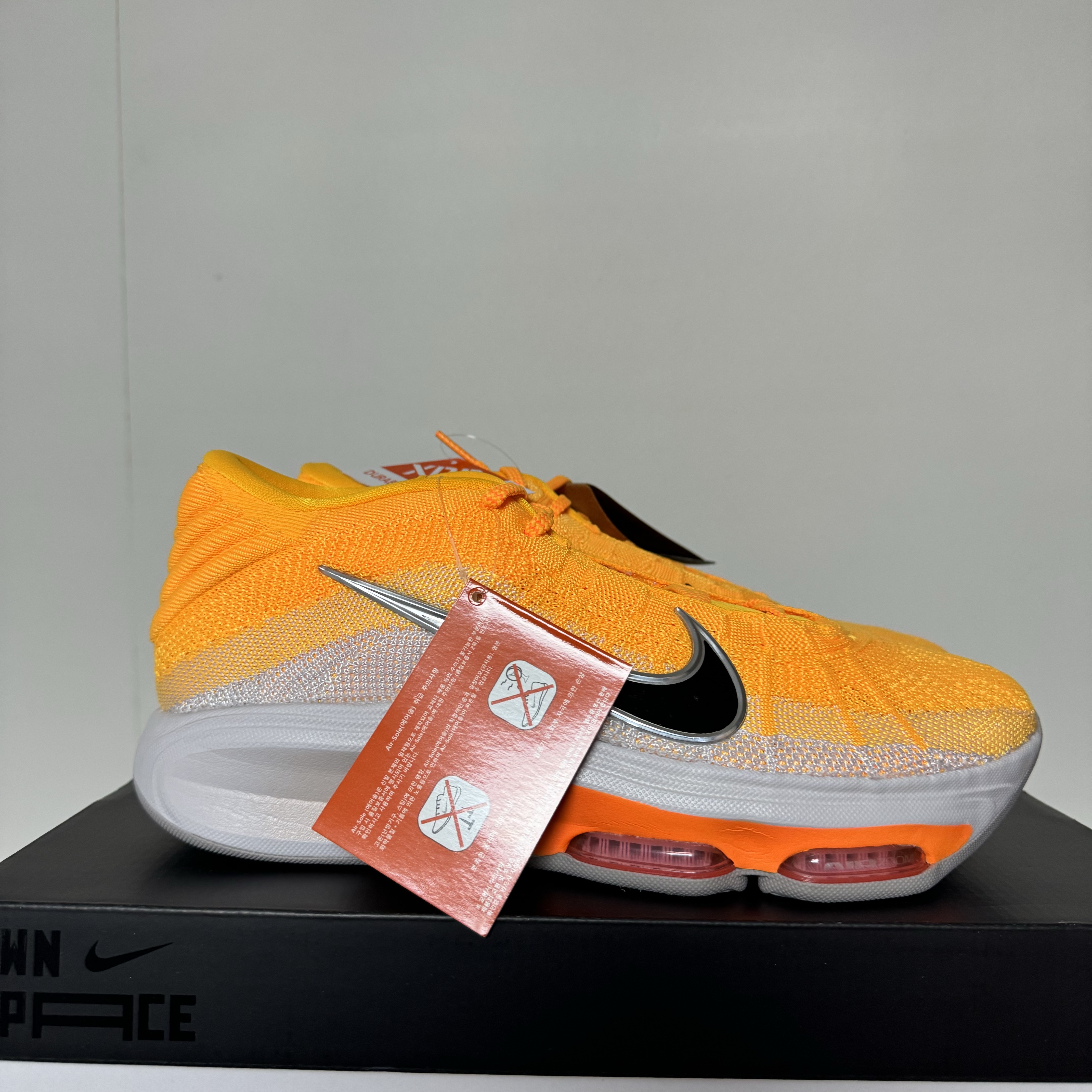 Nike Air Zoom G.T. Hustle 3 EP Laser Orange Metallic Silver 착용 스타일