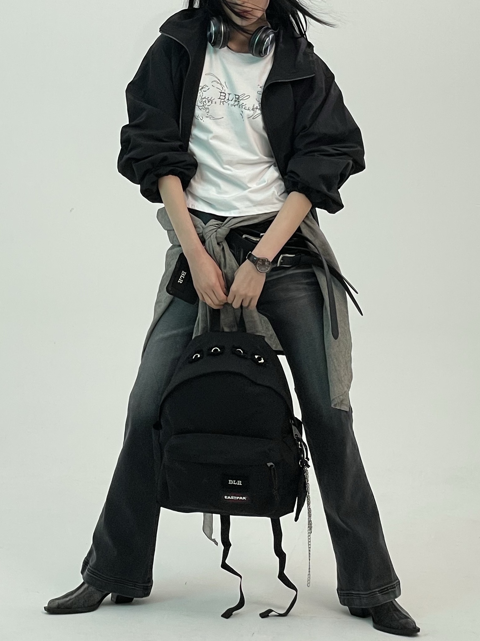(W) BLR Asymmetric Semi-Bootcut Denim Pants, (W) Dr. Martens 1490 Virginia Black 착용 스타일 - 3