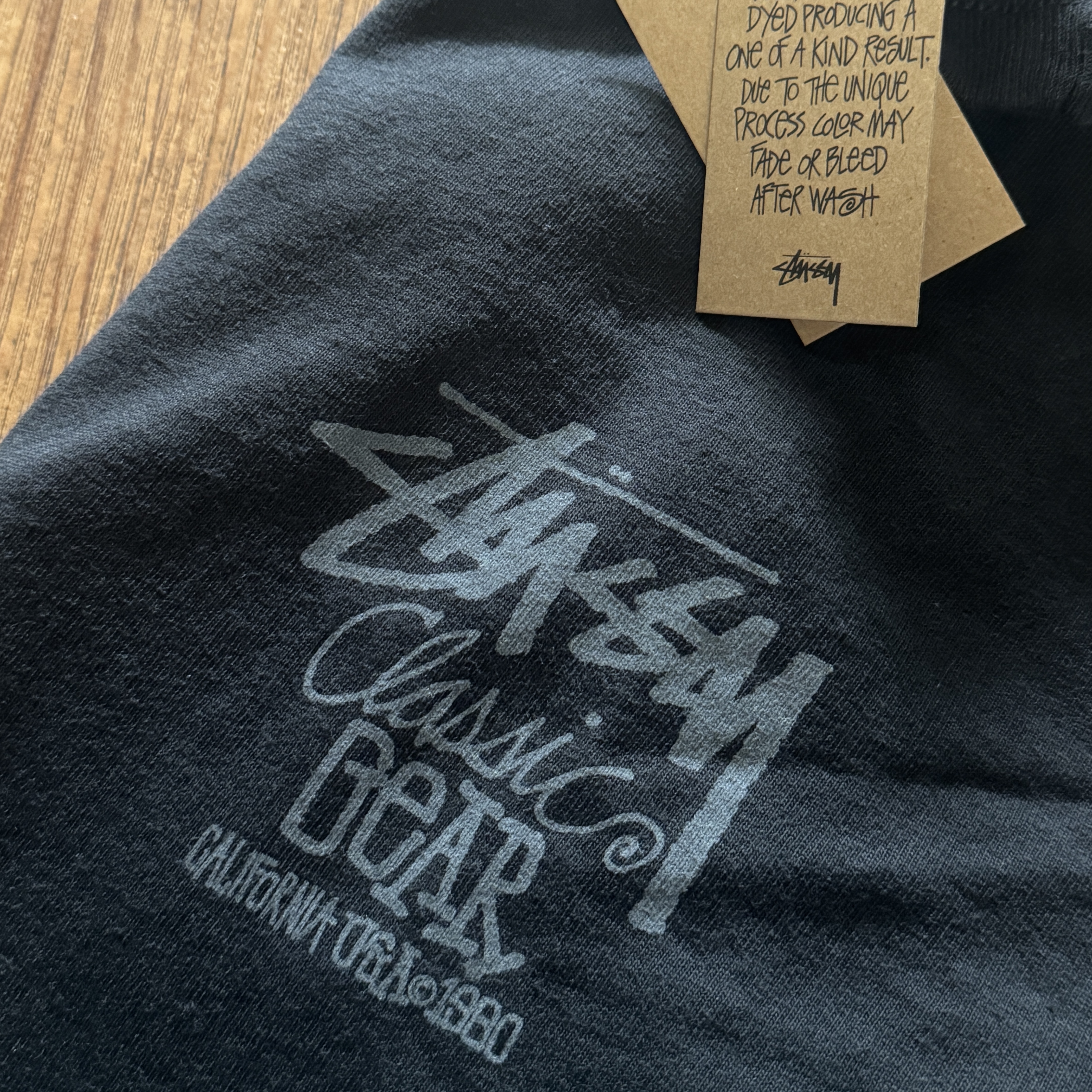 Stussy Pigment Dyed Classic Gear T-Shirt Black 착용 스타일