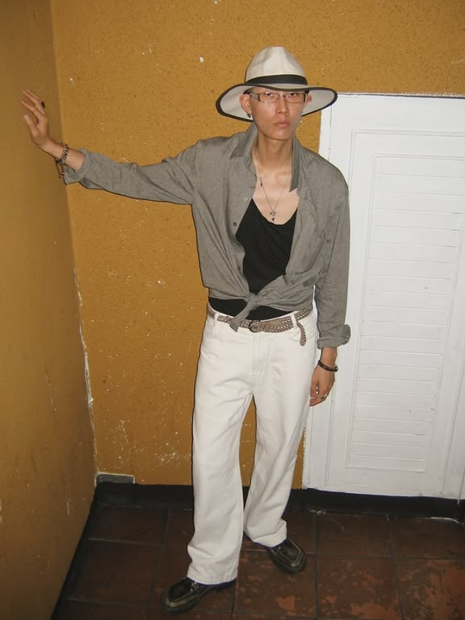 AA Hidden Attitude Logo Pants Ivory 착용 스타일