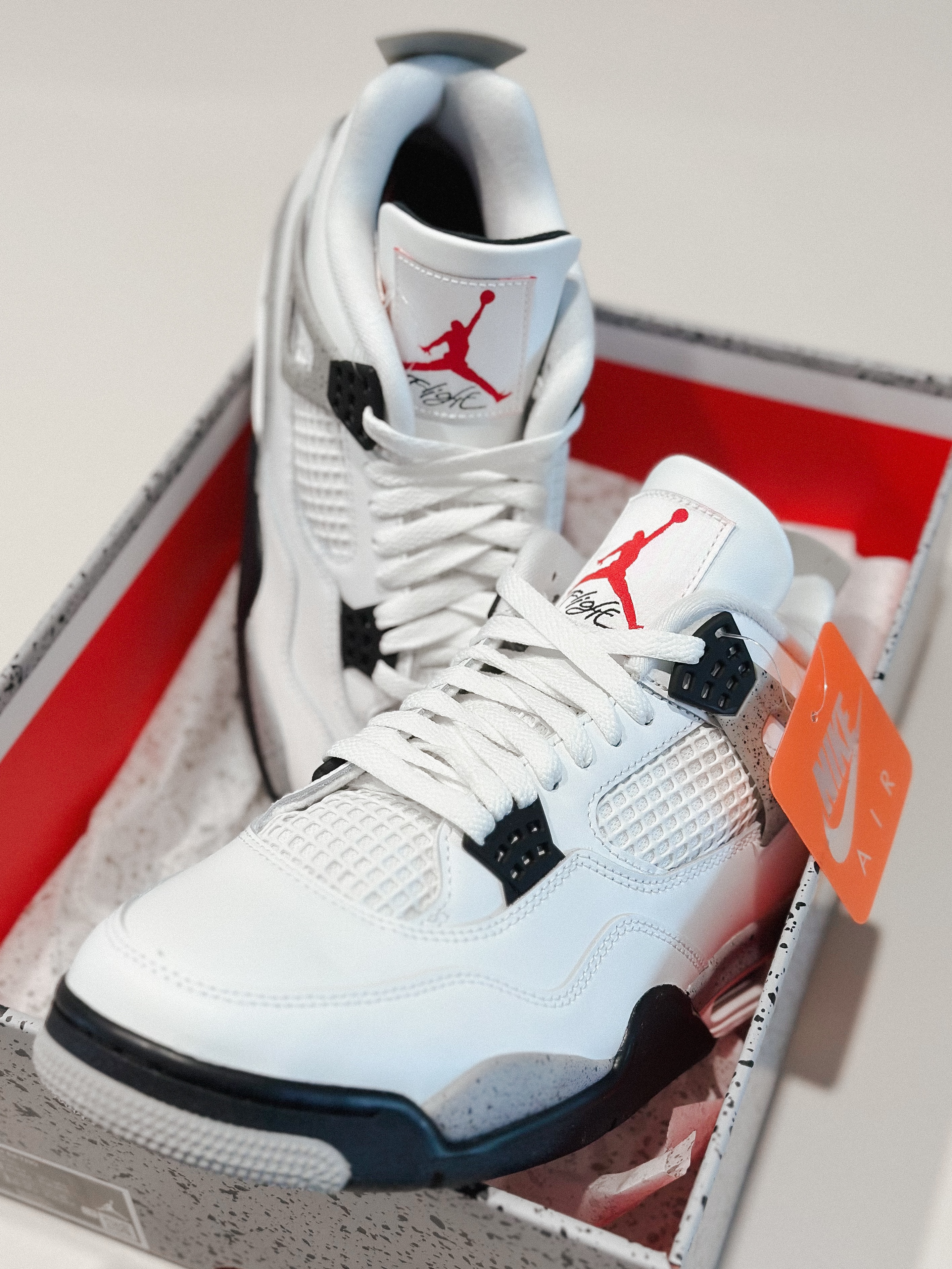 Jordan 4 Retro OG White Cement 2025 착용 스타일 - 1
