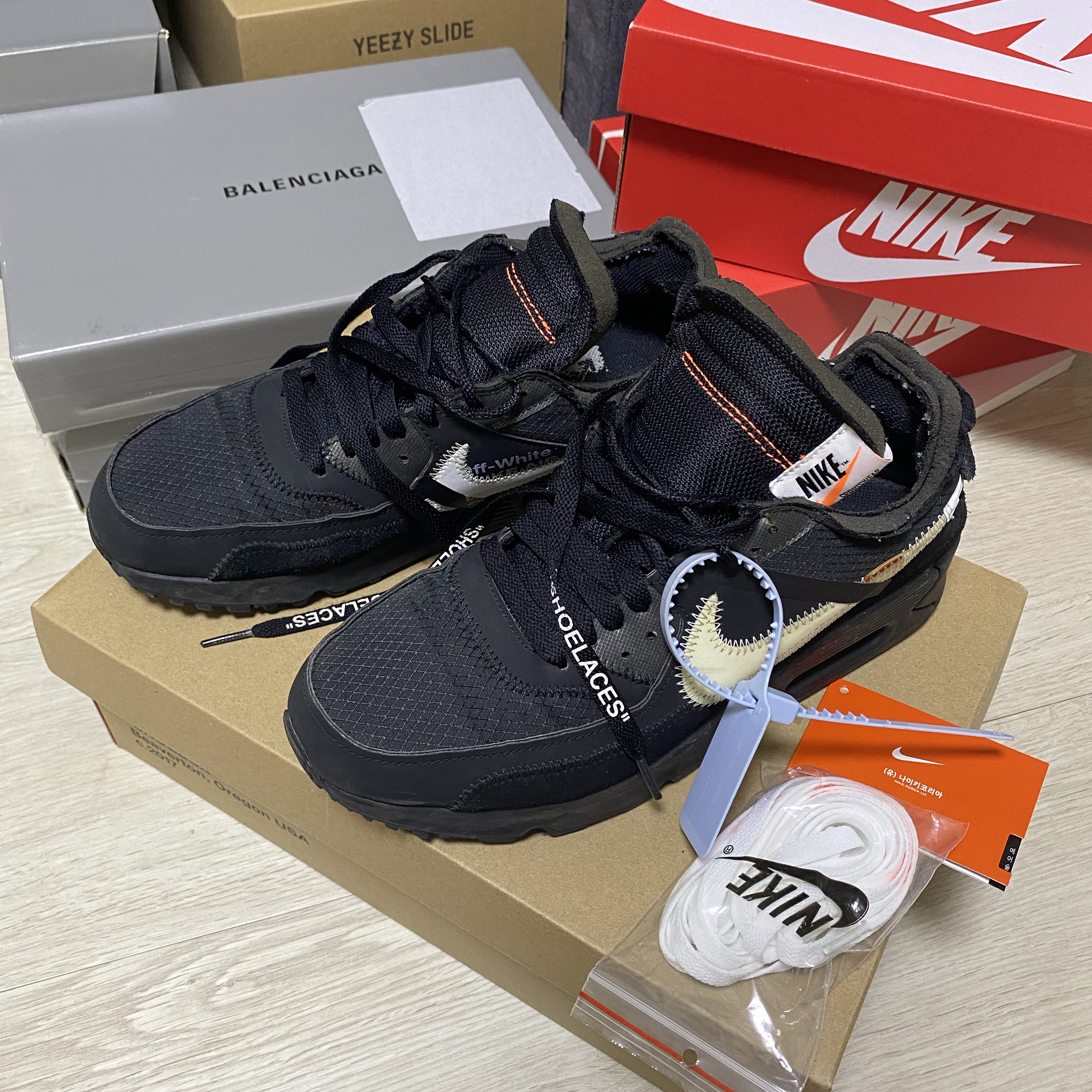 Nike x Off-White Air Max 90 V2 Black White 착용 스타일